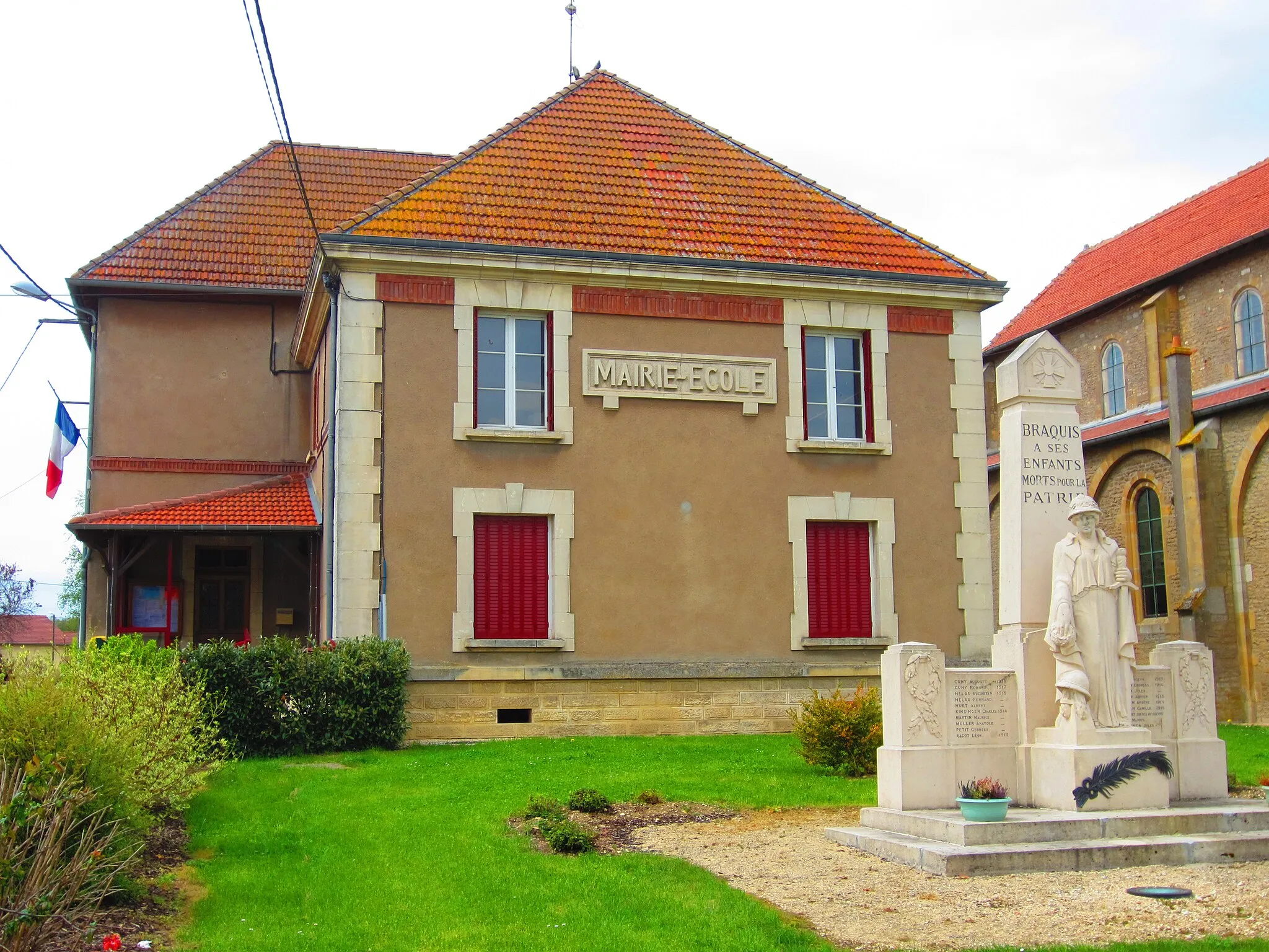 Photo showing: Braquis town council