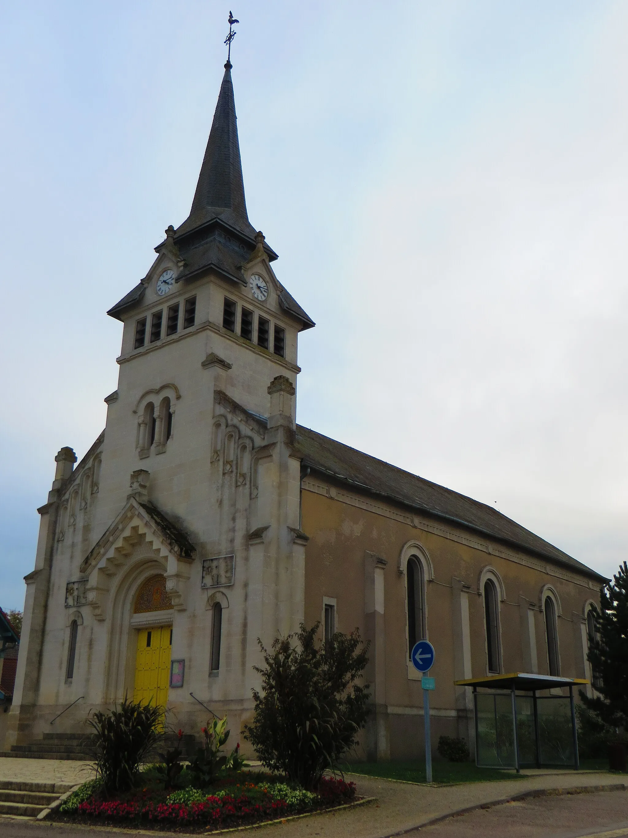 Photo showing: Charny-sur-Meuse l'église Saint-Loup