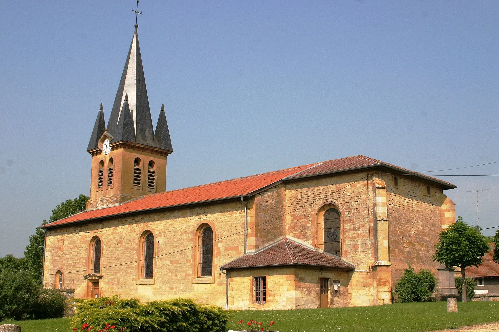 Photo showing: D'Kierch Saint-Brice zu Dombras.