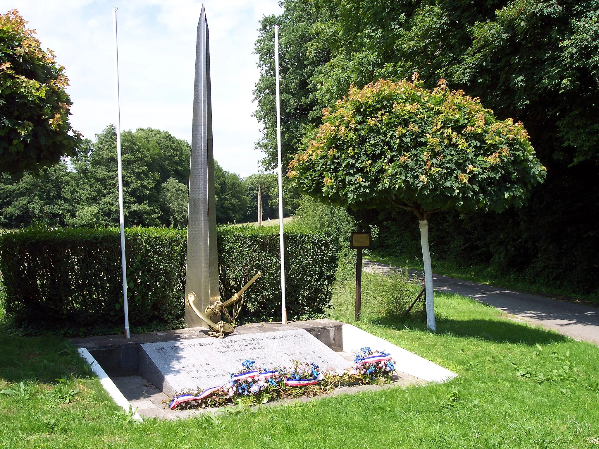 Photo showing: War Monument (World War II), Laneuville-sur-Meuse, Meuse (département), Lorraine, France.