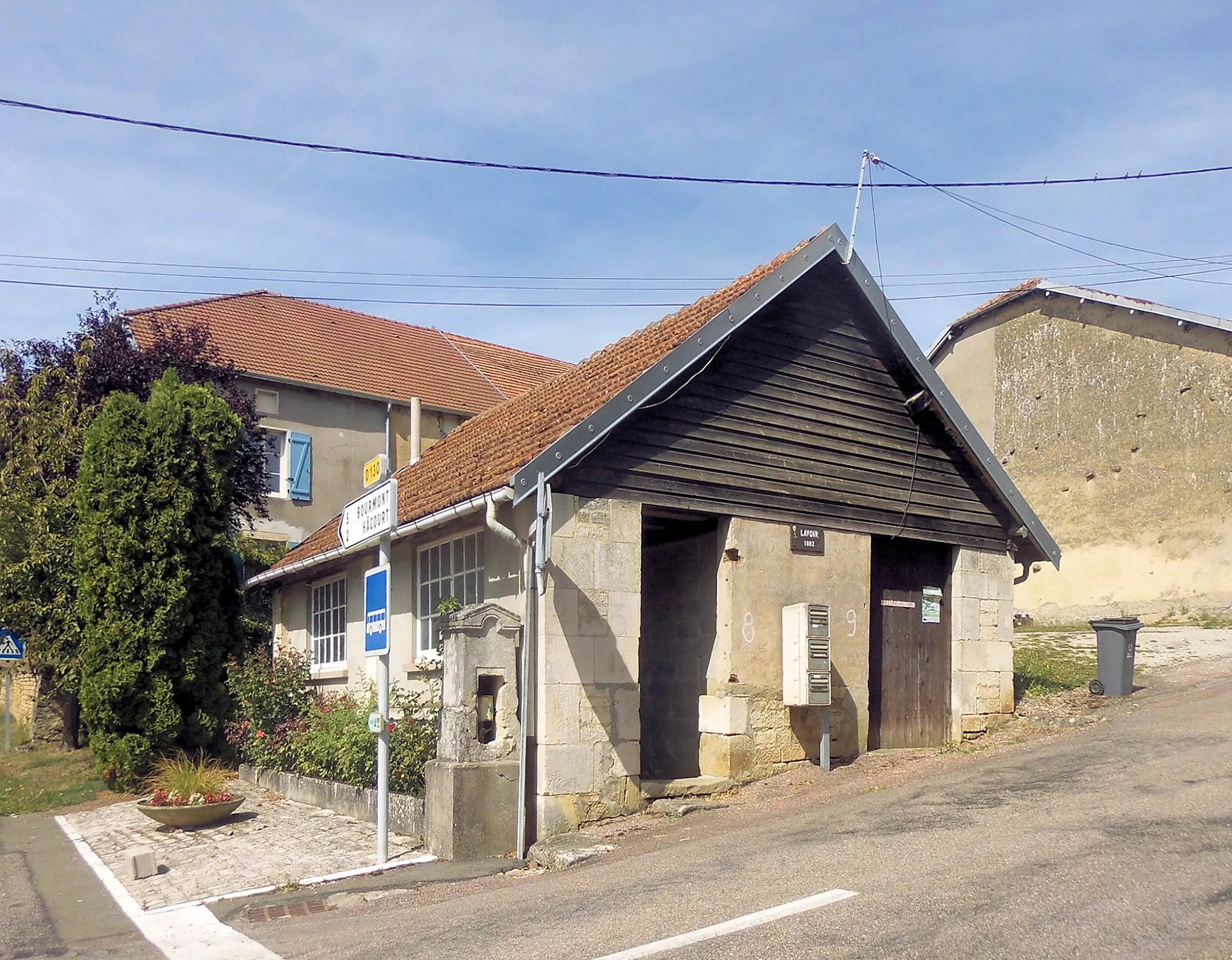 Photo showing: Lavoir à Doncourt-sur-Meuse