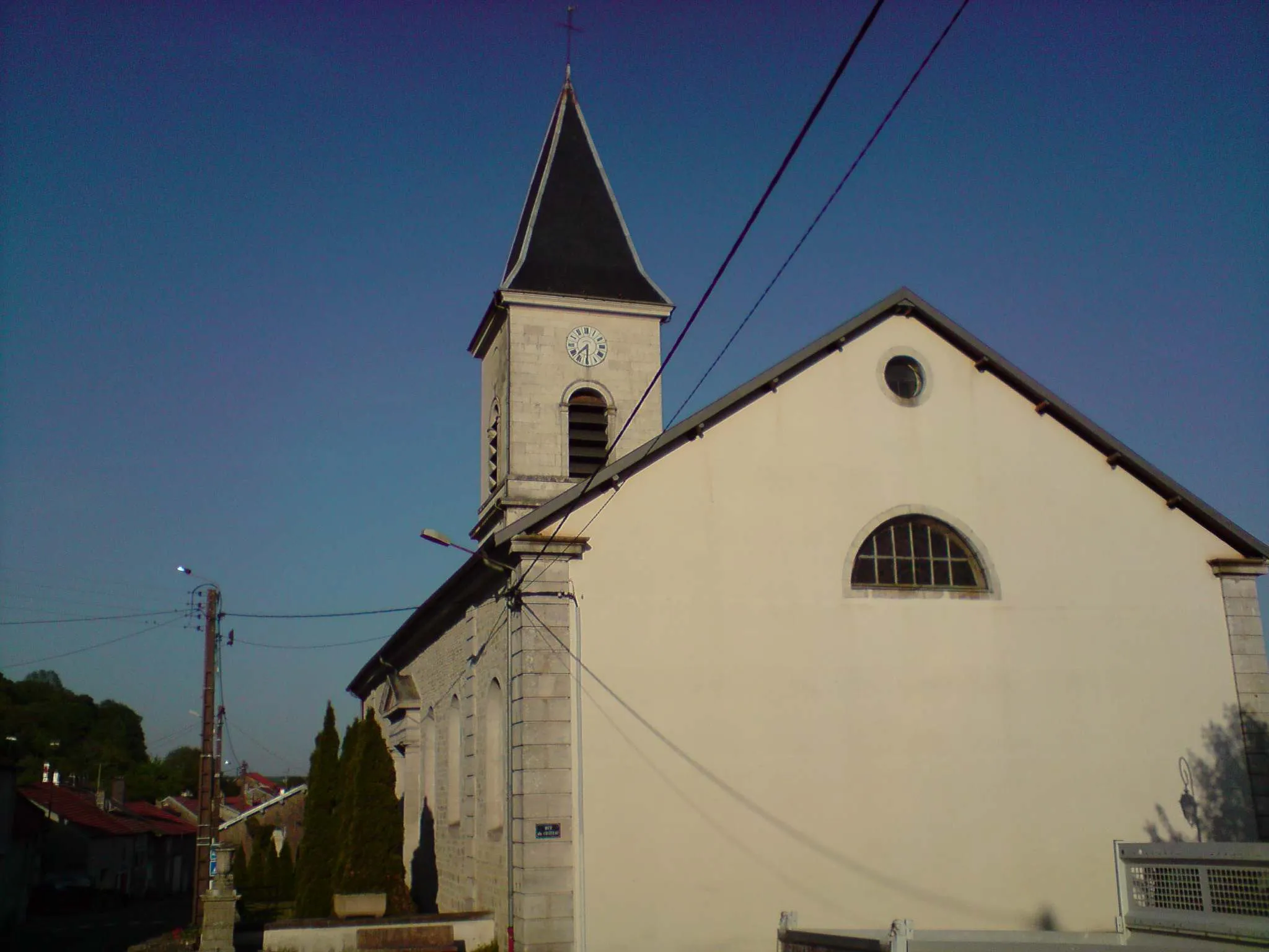 Photo showing: Church of the city of en:Romain-sur-Meuse, en:Haute-Marne, France.