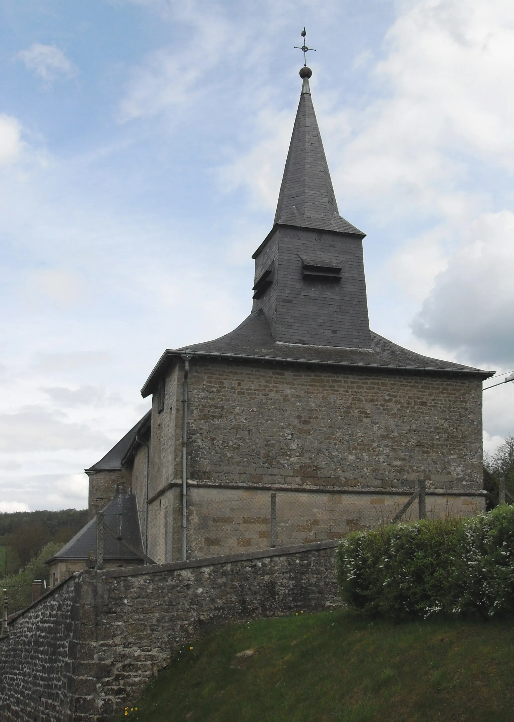 Photo showing: L'église Saint-Rémi à Yoncq, côté ouest