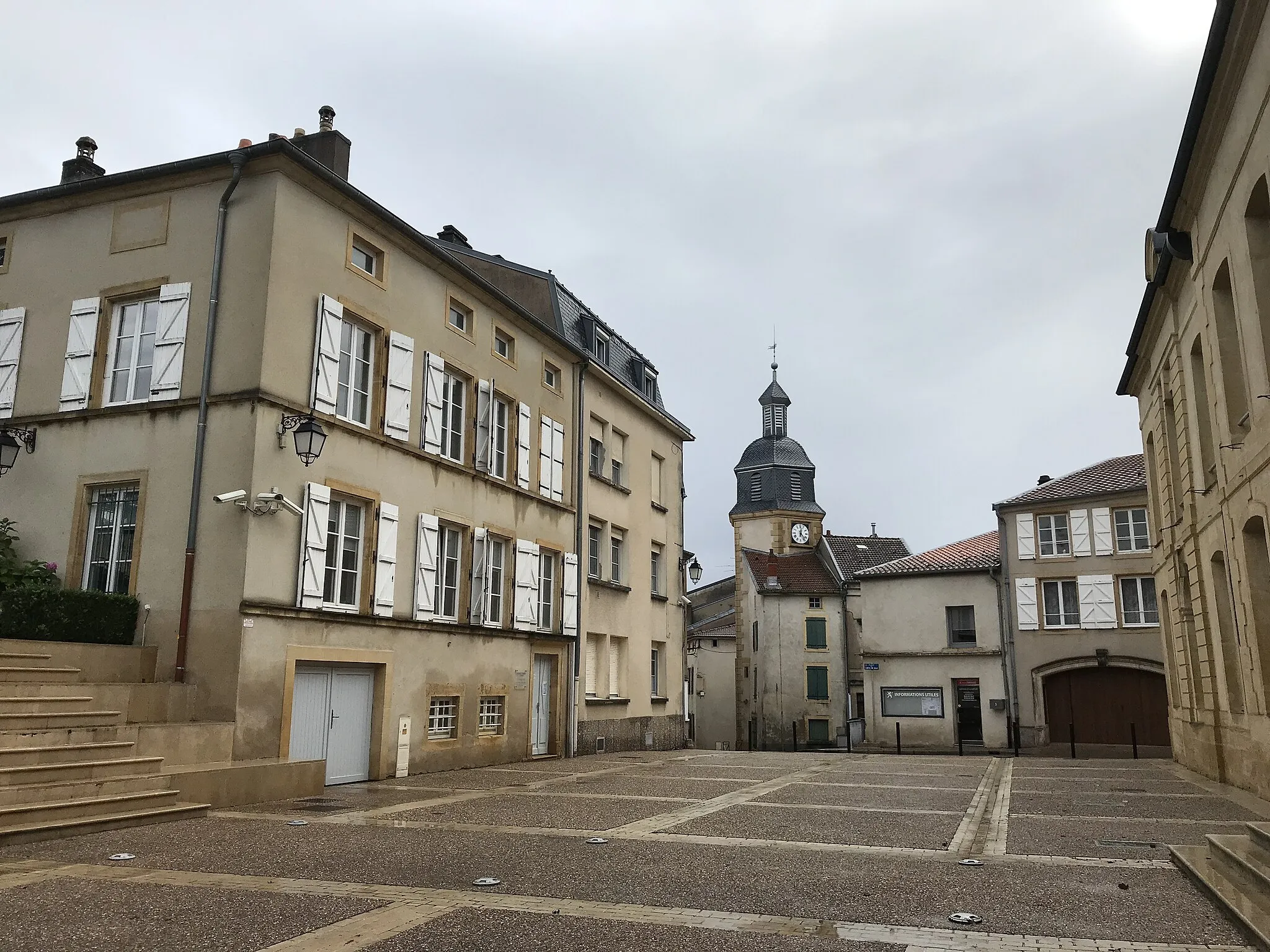 Photo showing: Val de Briey - Place de l'Hôtel de Ville