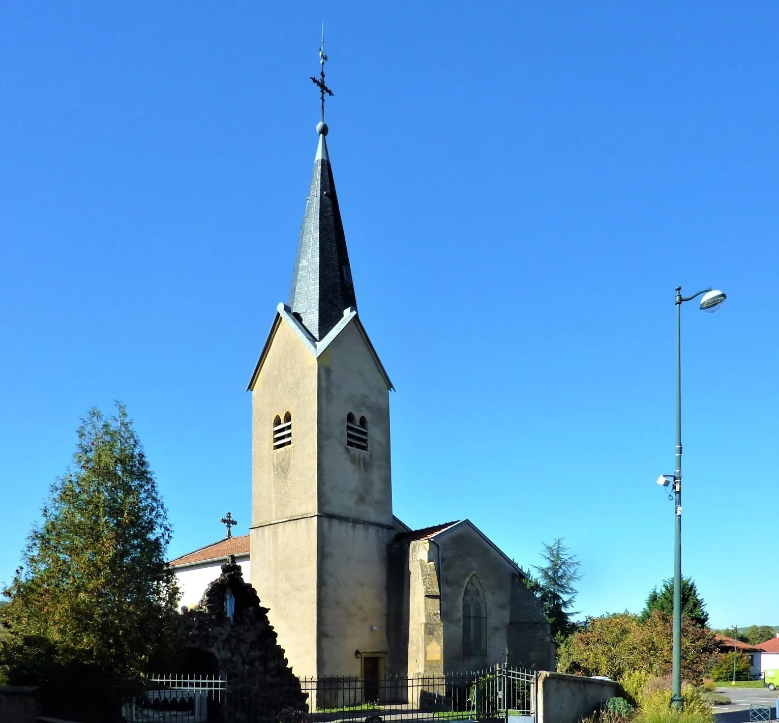 Photo showing: Église Saint-Pierre de Veymerange