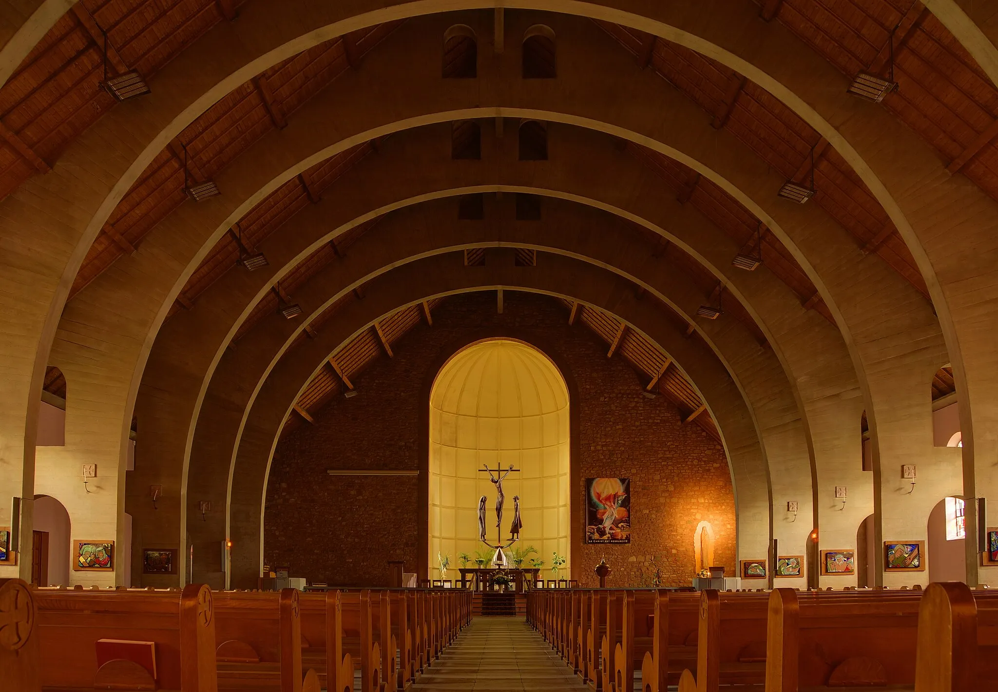 Photo showing: Saint Barthélémy church of Gérardmer (HDR).