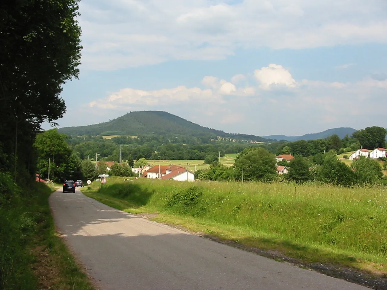 Photo showing: La commune de Beauménil, dans le département des Vosges, depuis la rue de l'Ermite.