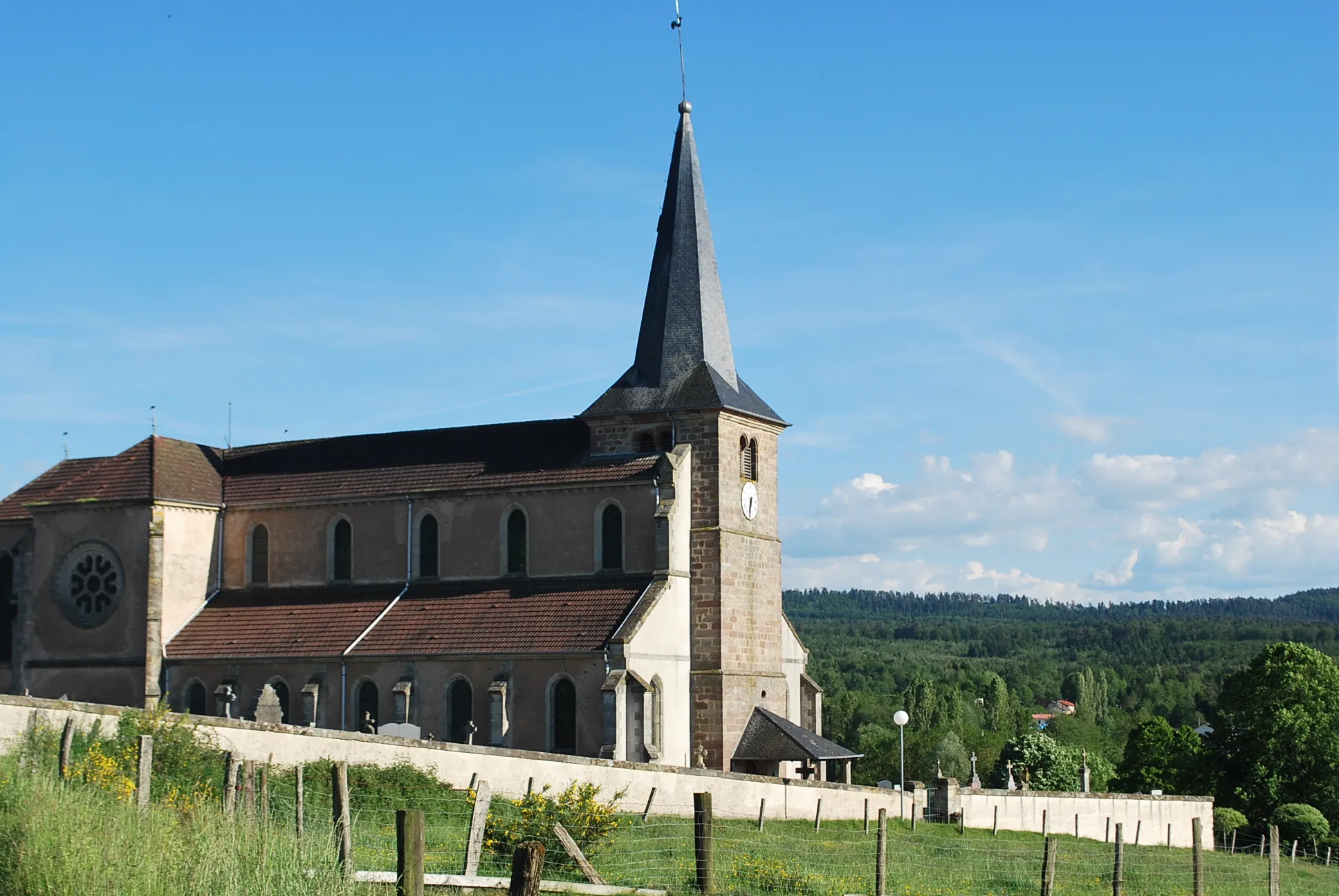 Photo showing: Église Notre-Dame de la Navité de Grandvillers
