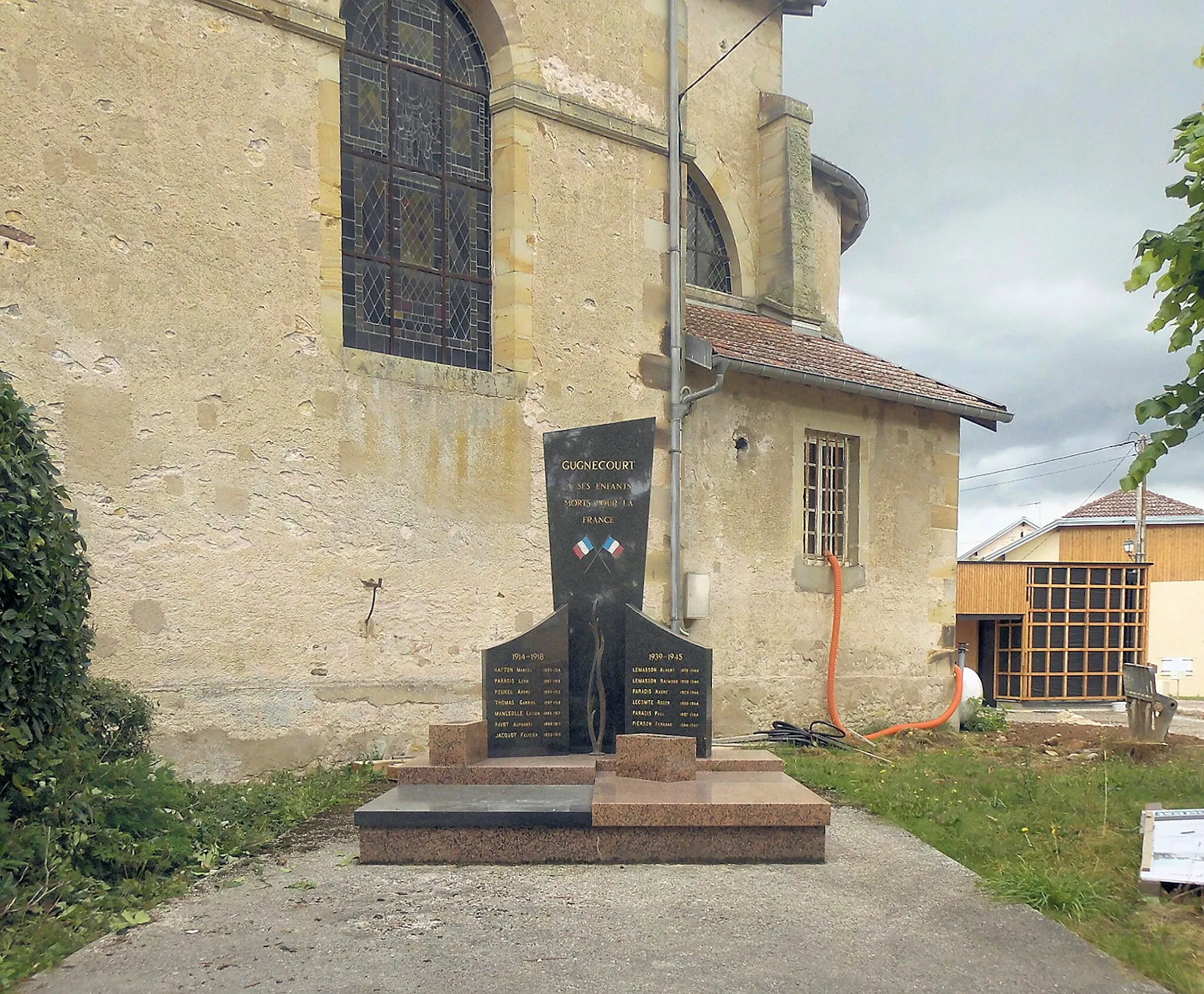 Photo showing: Le monument aux morts à Gugnécourt