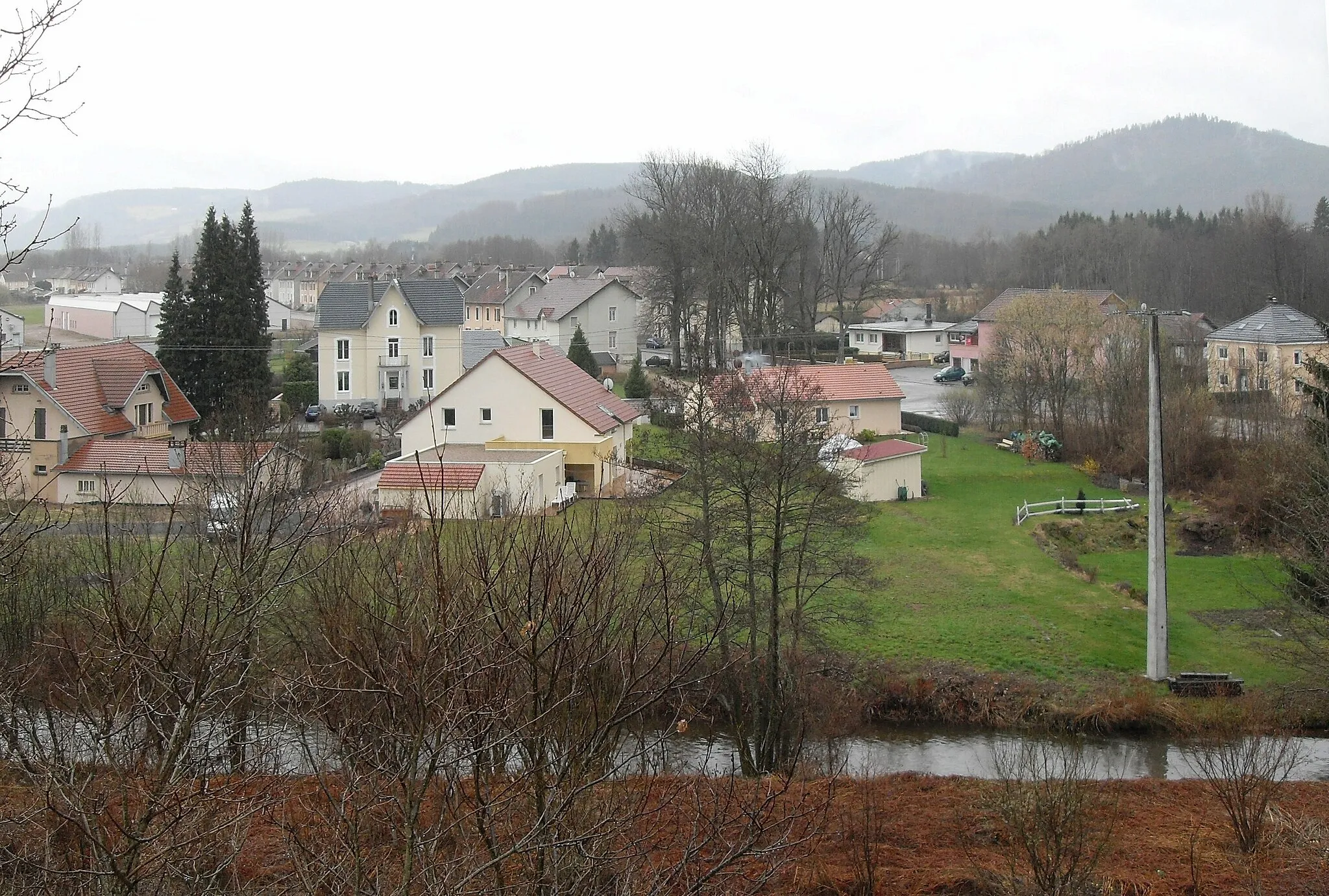 Photo showing: Vue de Laveline-devant-Bruyères, au premier plan, le Neuné