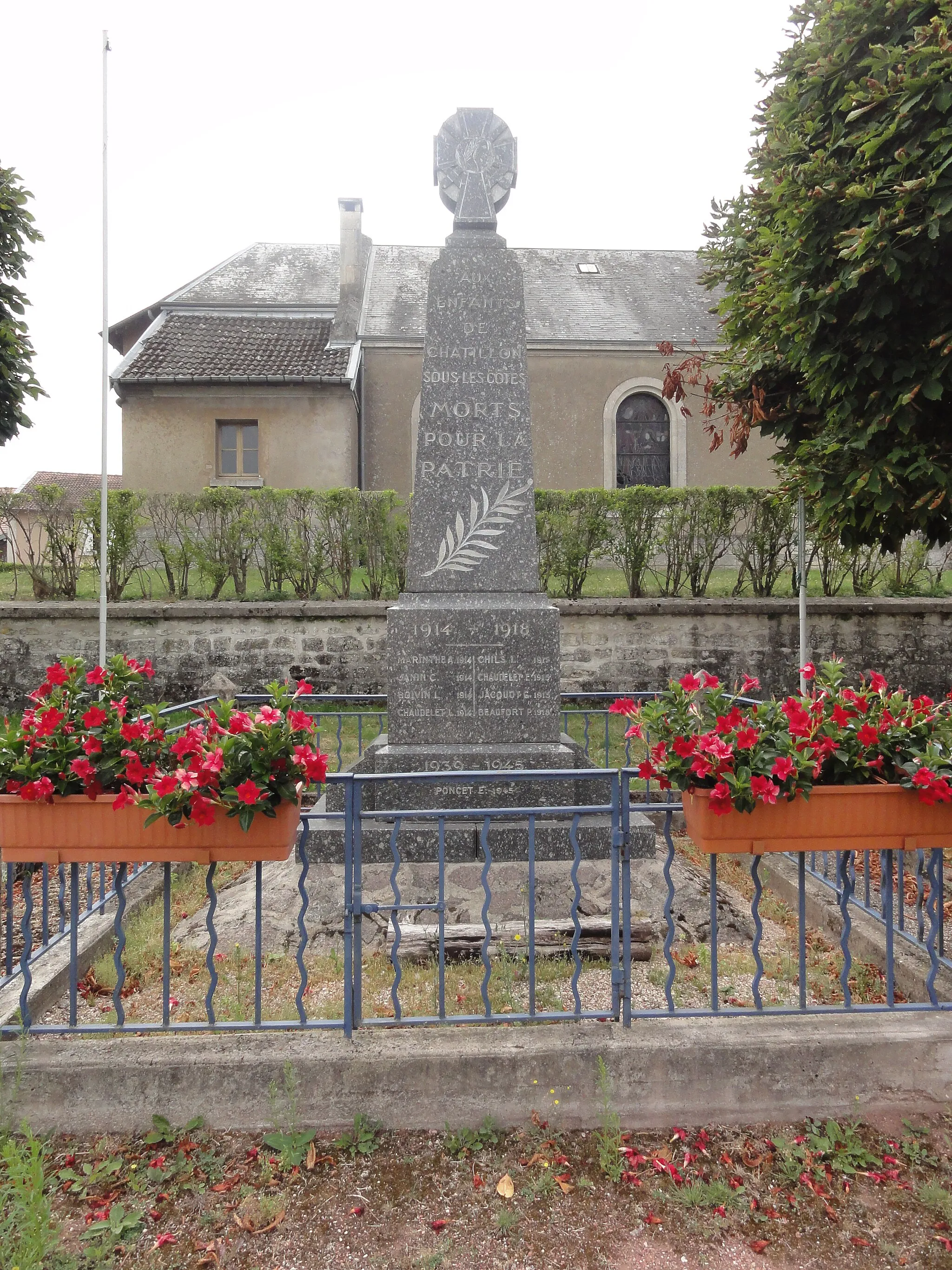 Photo showing: Châtillon-sous-les-Côtes (Meuse) monument aux morts