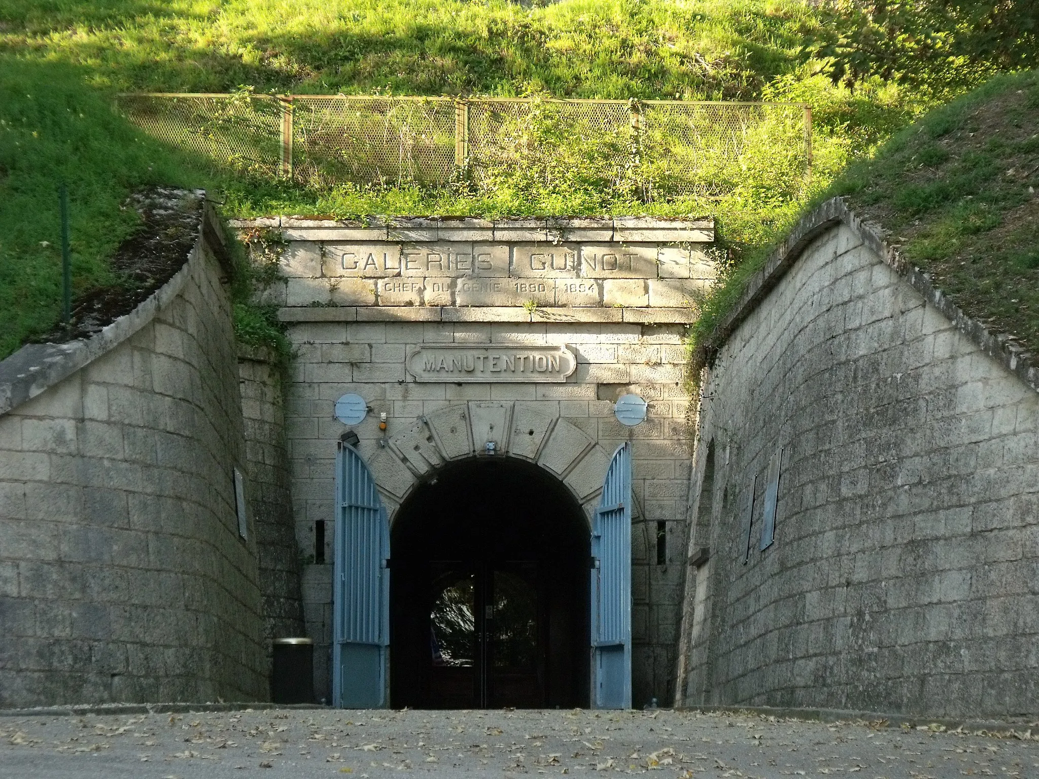 Photo showing: This building is inscrit au titre des monuments historiques de la France. It is indexed in the base Mérimée, a database of architectural heritage maintained by the French Ministry of Culture, under the reference PA00106657 .