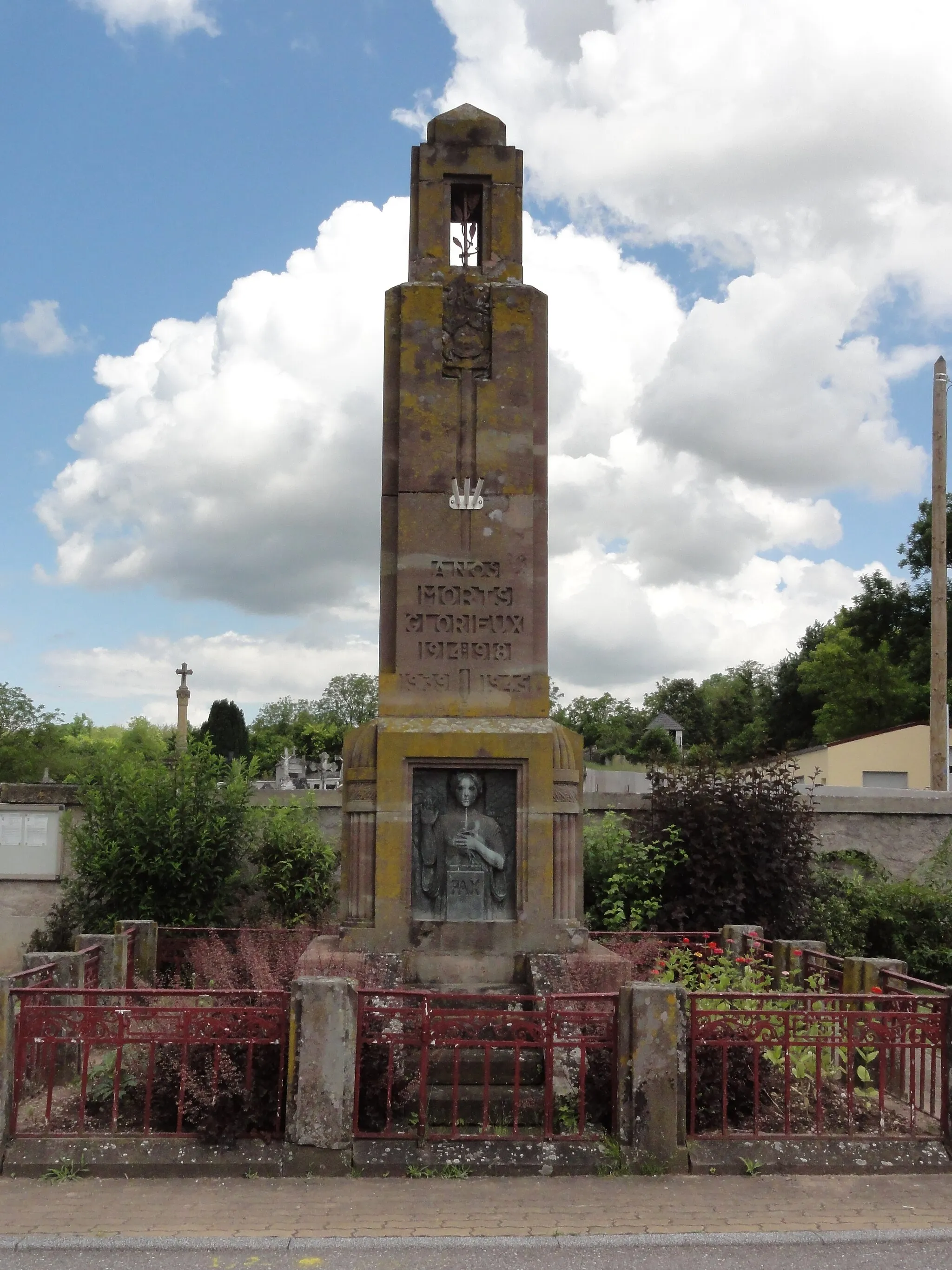 Photo showing: Einville-au-Jard (M-et-M) monument aux morts