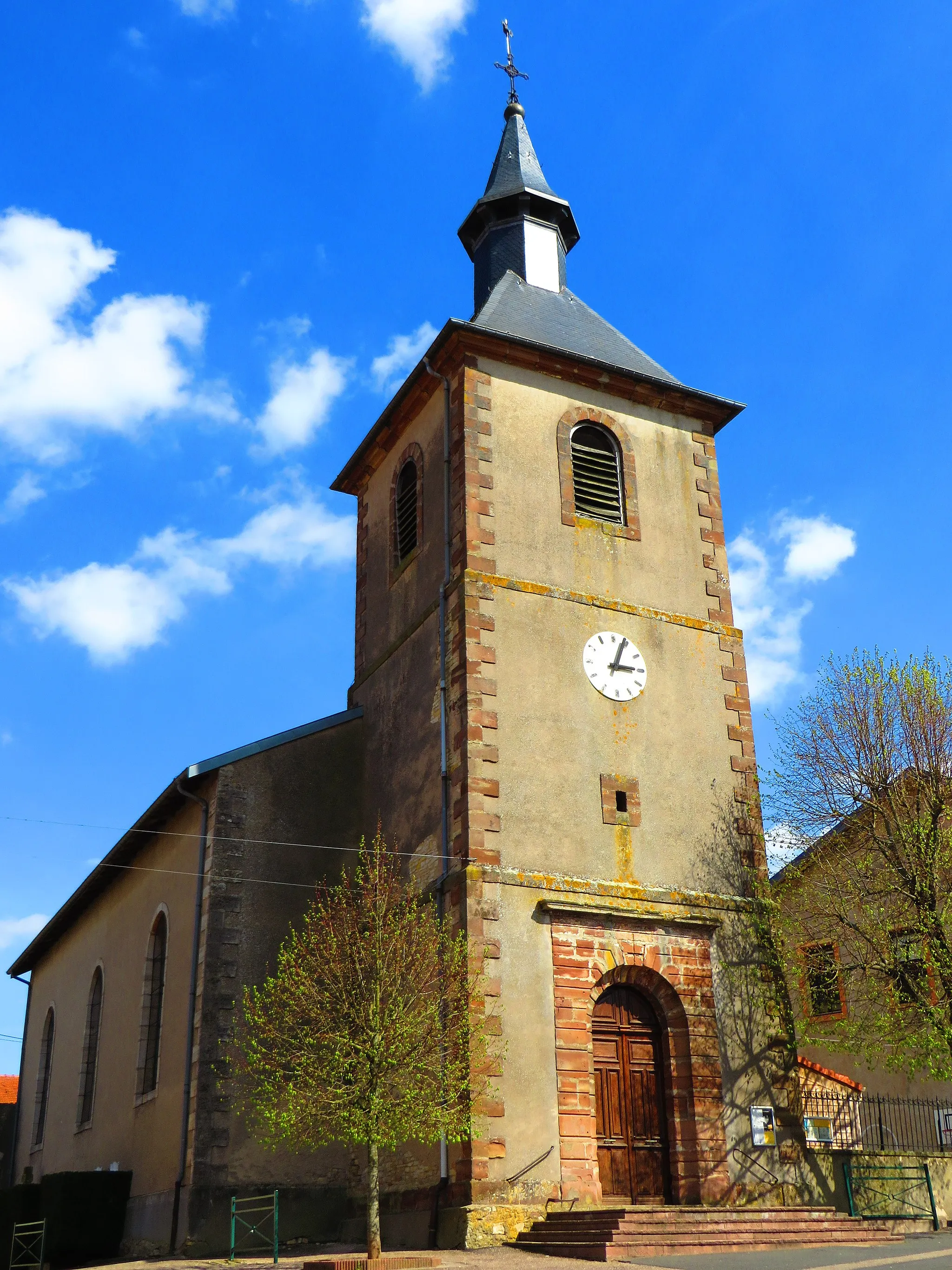 Photo showing: Crevic eglise