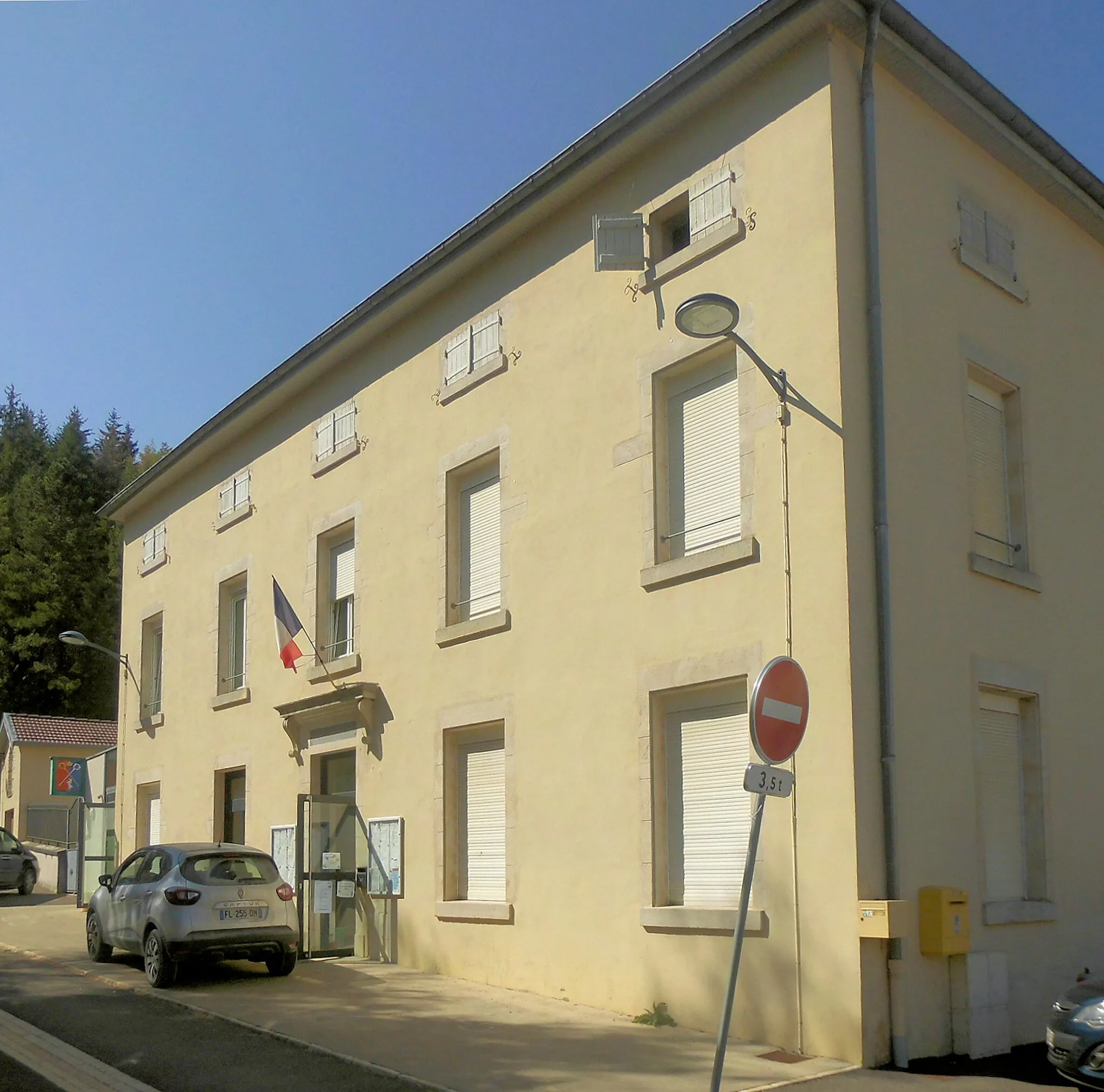 Photo showing: La mairie d'Aingeray, côté nord