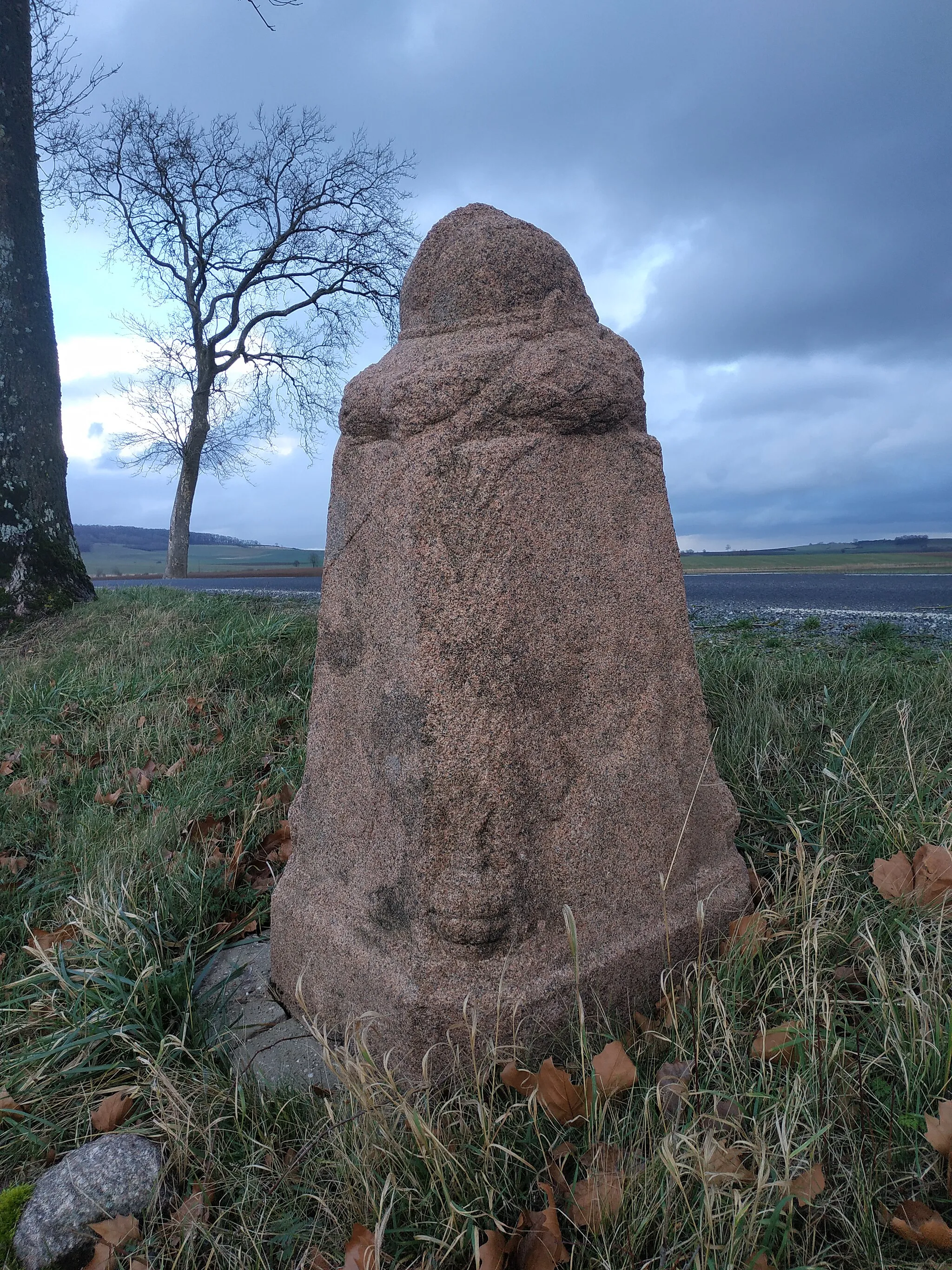 Photo showing: Borne Vauthier à Arracourt