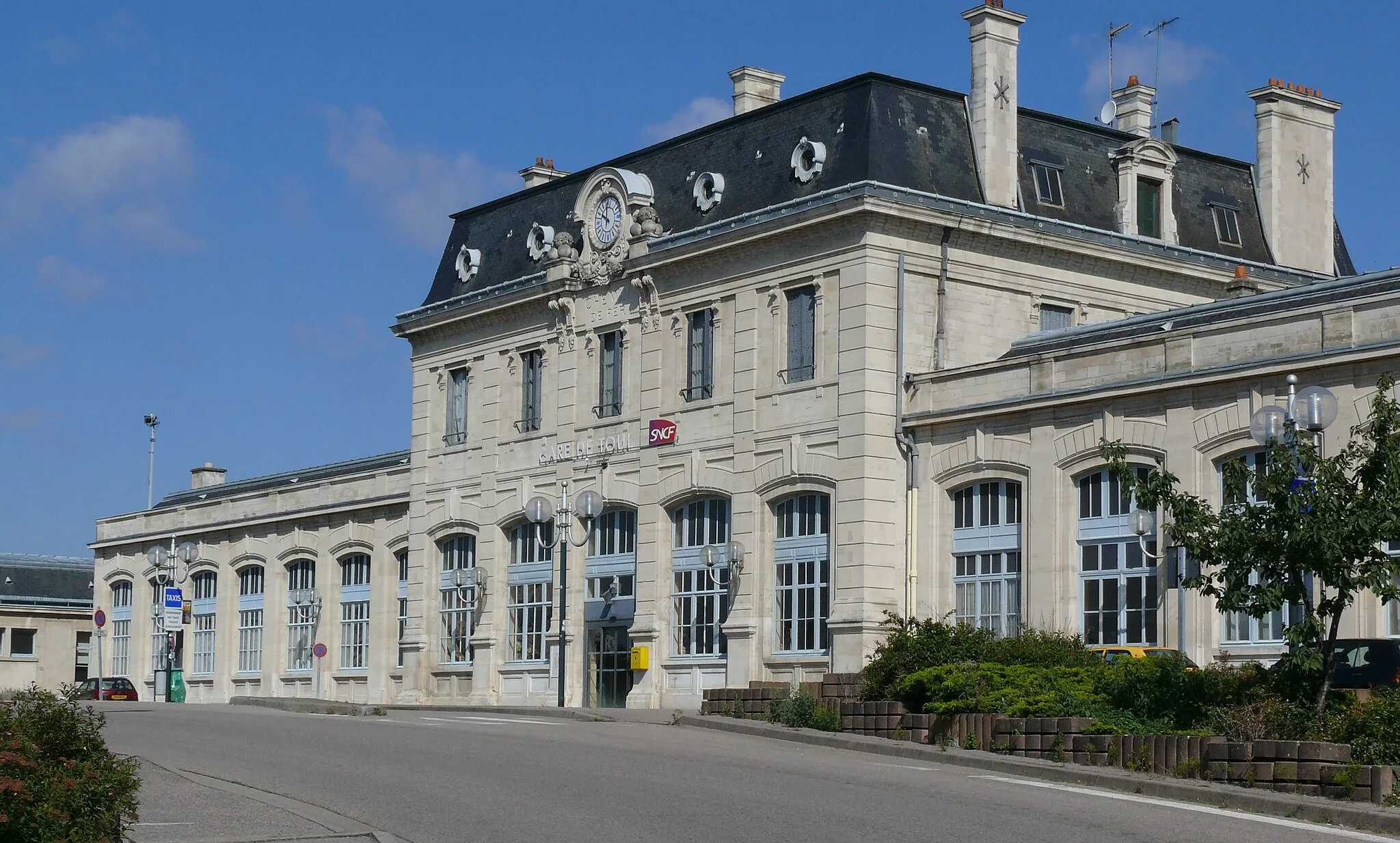 Photo showing: SNCF Toul station, in Meurthe-et-Moselle, France.