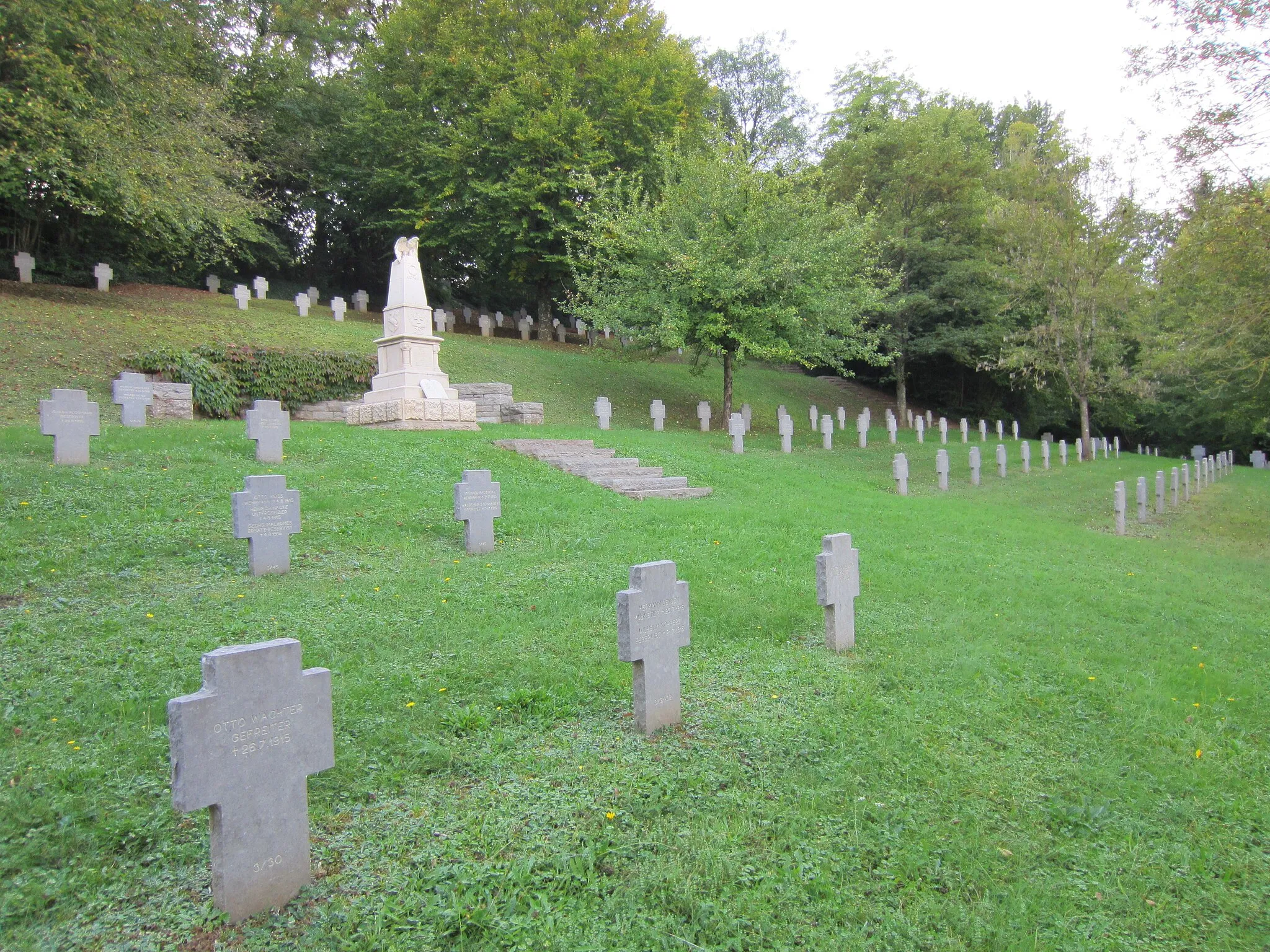 Photo showing: DescriptionCimetiere militaire allemand Bouillonville.jpg

cimetiere militaire allemand Bouillonville
Date

27 September 2011
Source

mon appareil photo
Author

Aimelaime
Permission (Reusing this file)

Public domainPublic domainfalsefalse

I, the copyright holder of this work, release this work into the public domain. This applies worldwide. In some countries this may not be legally possible; if so: I grant anyone the right to use this work for any purpose, without any conditions, unless such conditions are required by law.