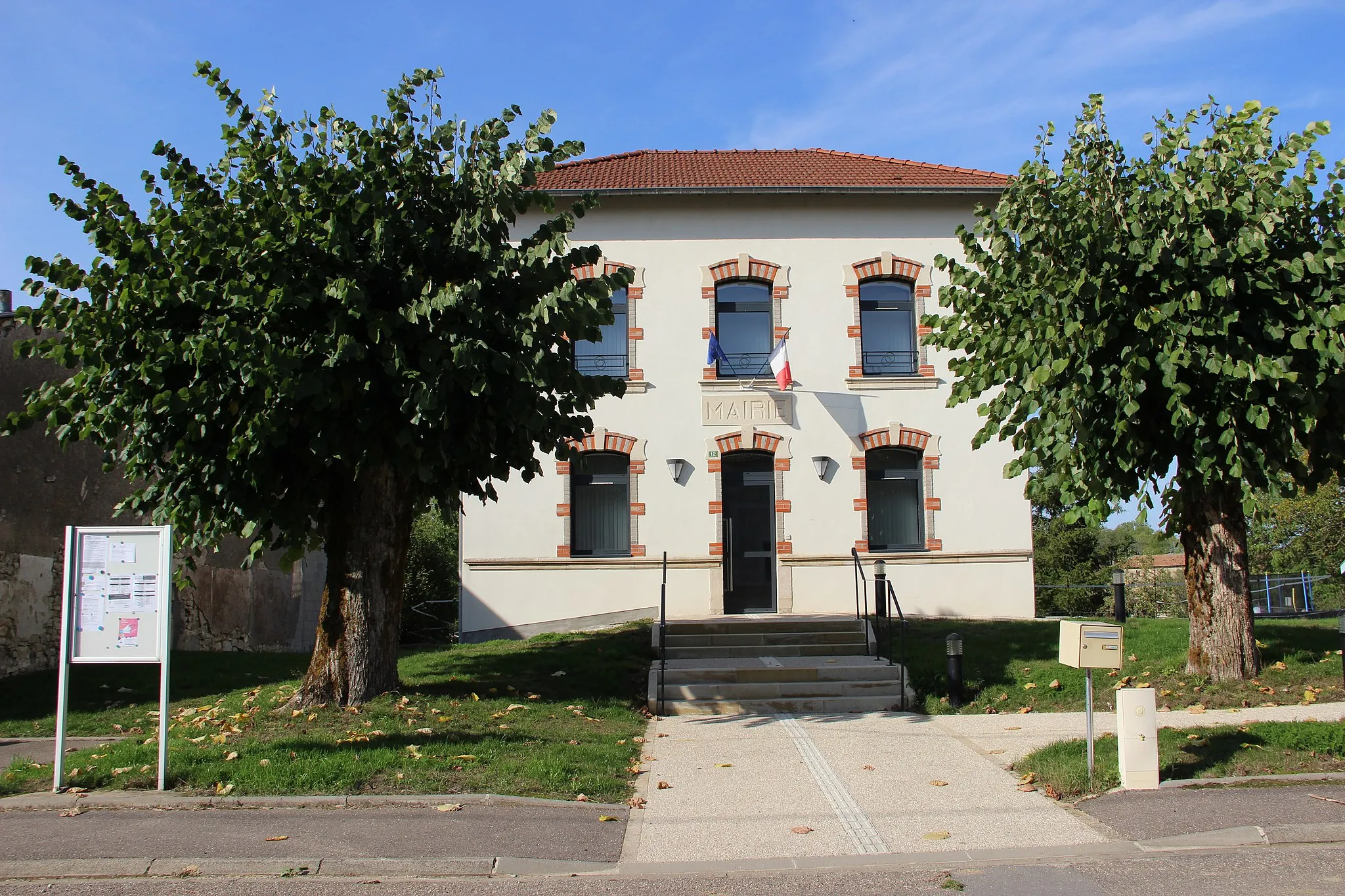 Photo showing: La mairie à Triconville