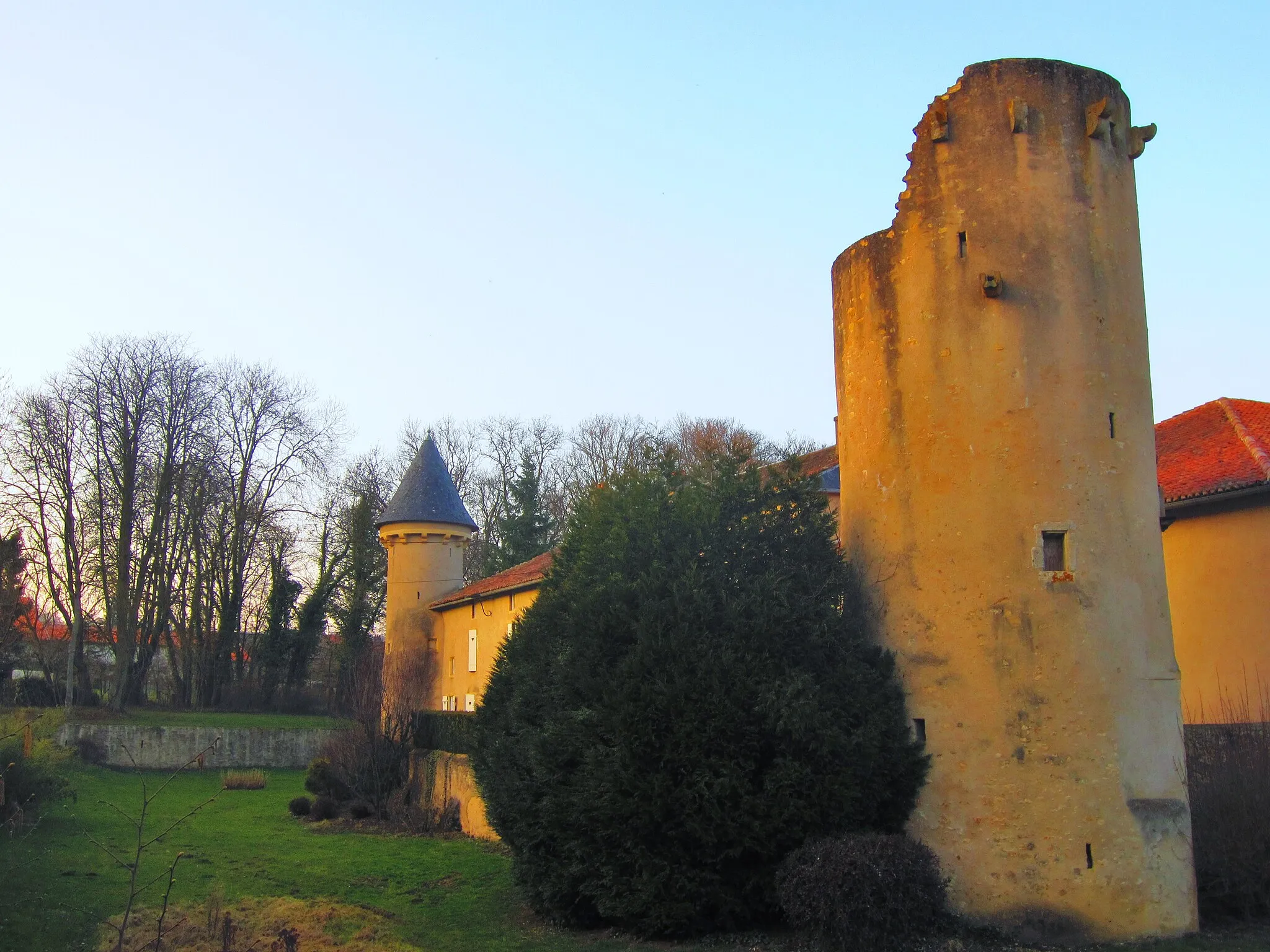 Photo showing: Mardigny Lorry castle