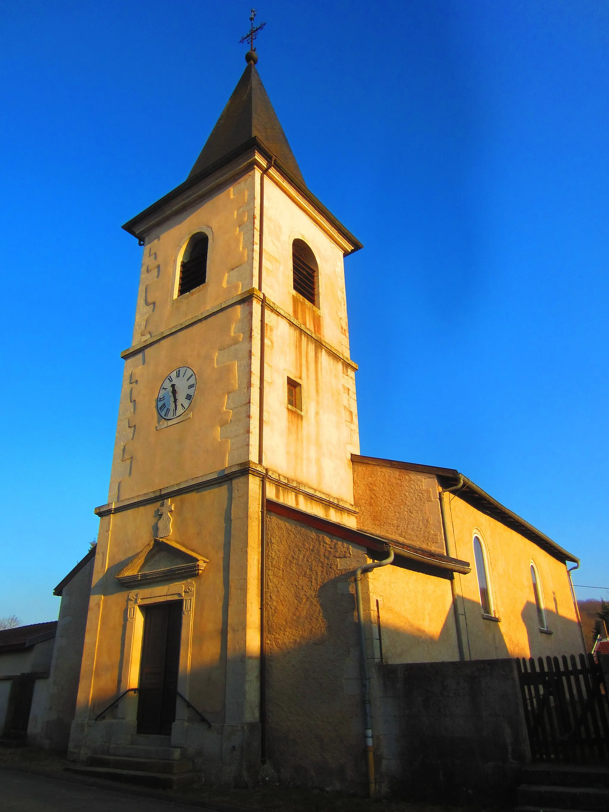 Photo showing: Vilcey Trey church