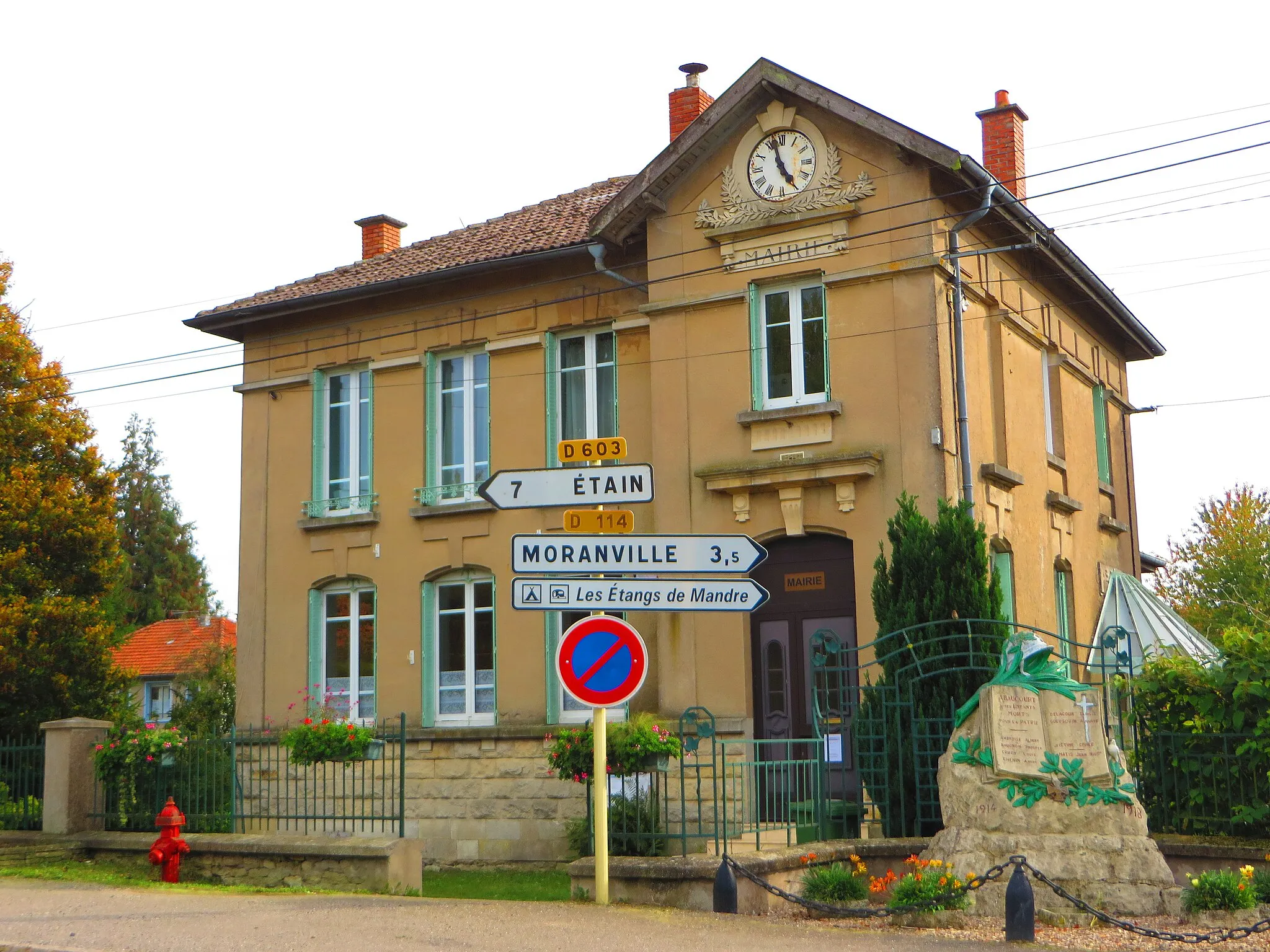 Photo showing: Abaucourt-Hautecourt la mairie