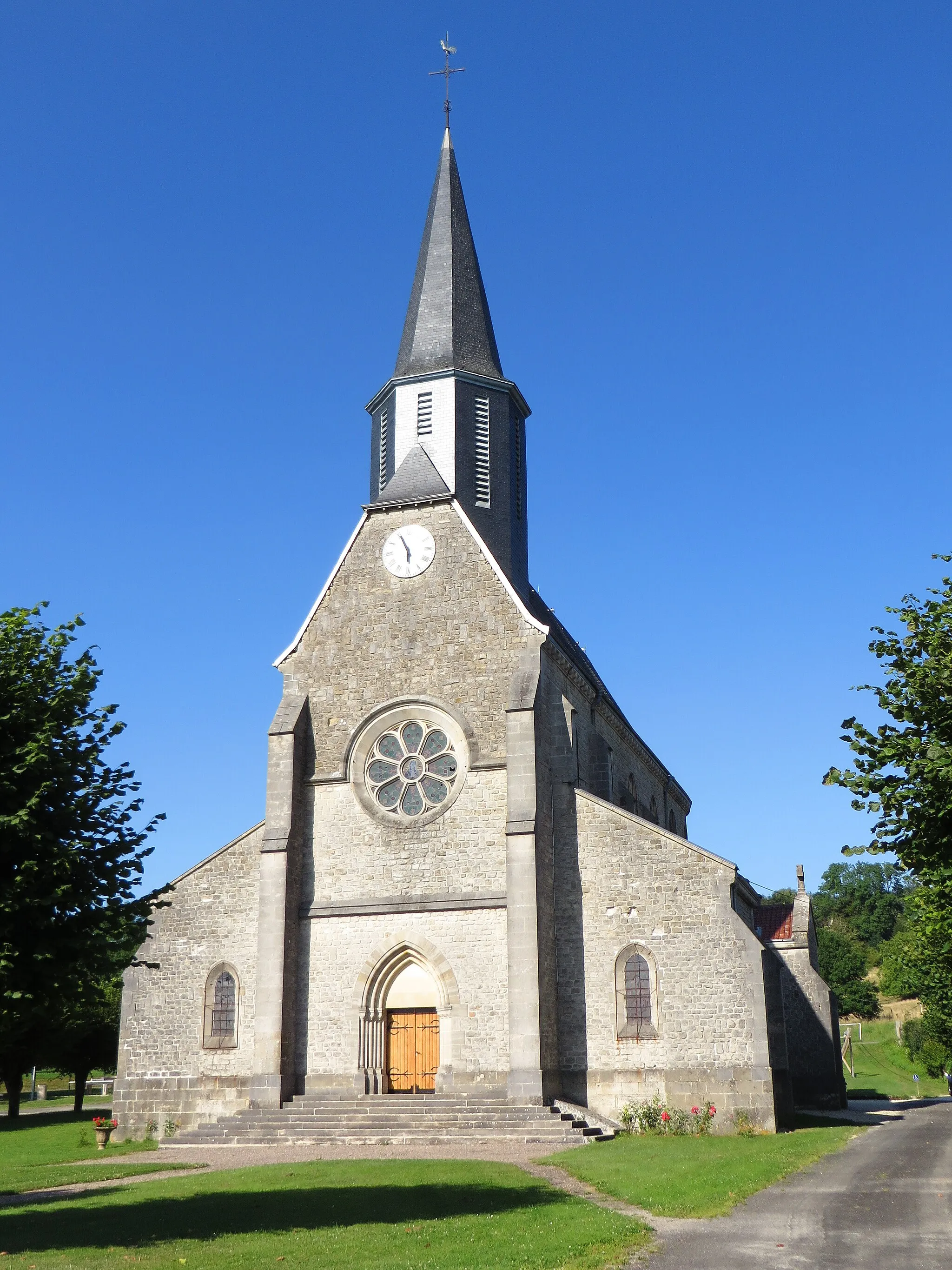 Photo showing: Montfaucon-d'Argonne L'église Saint-Laurent