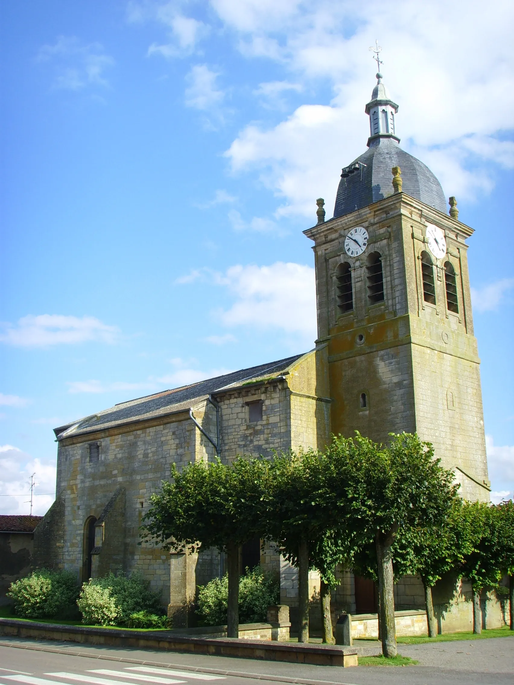 Photo showing: Eglise du village de Pillon, dans la Meuse.