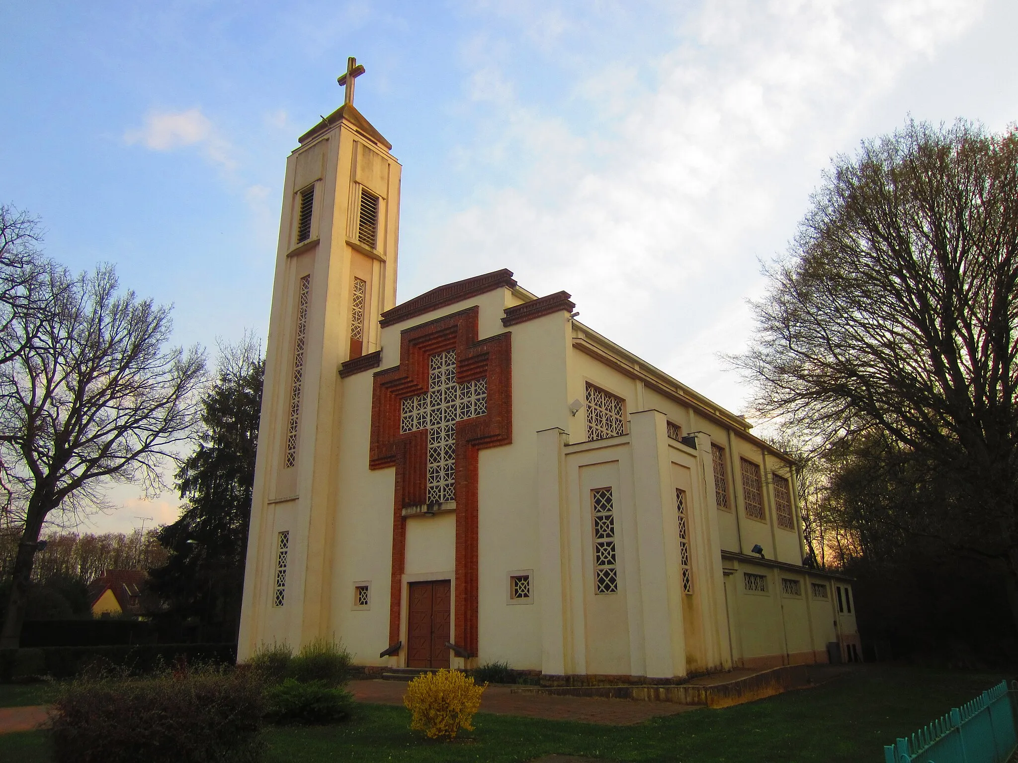 Photo showing: Yutz Église Sainte-Croix à Yutz-Cité