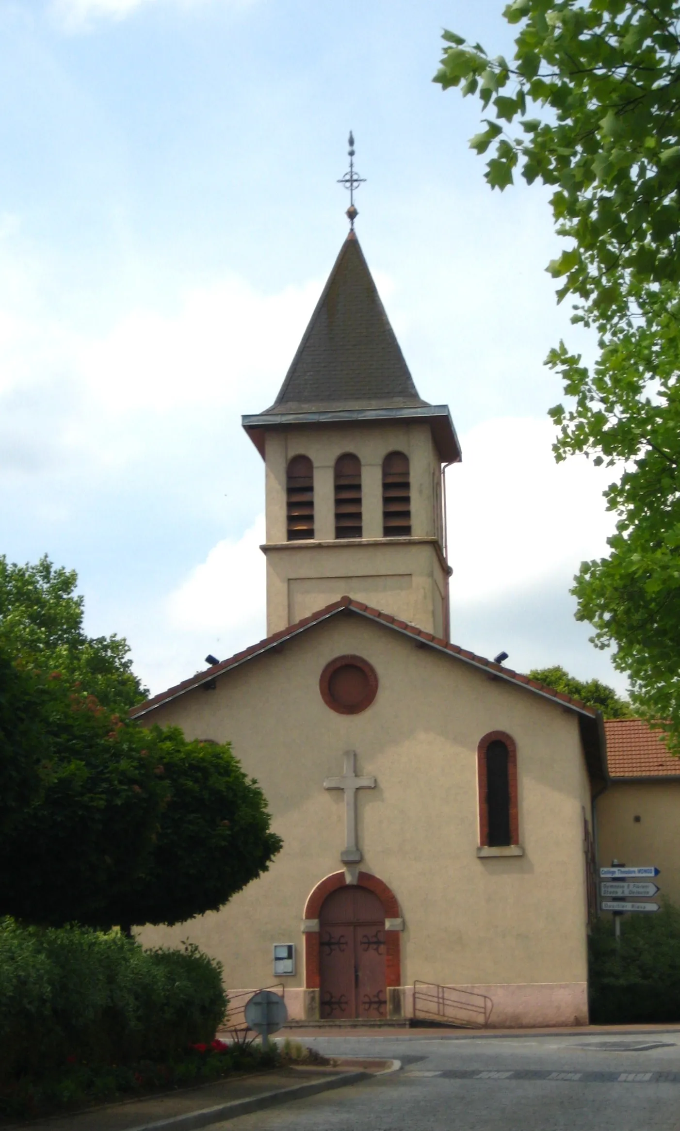 Photo showing: DescriptionChapelle de Cantebonne.jpg

Chapelle Sainte-Croix de Cantebonne
Date

25 June 2009
Source

mon appareil photo
Author

Aimelaime