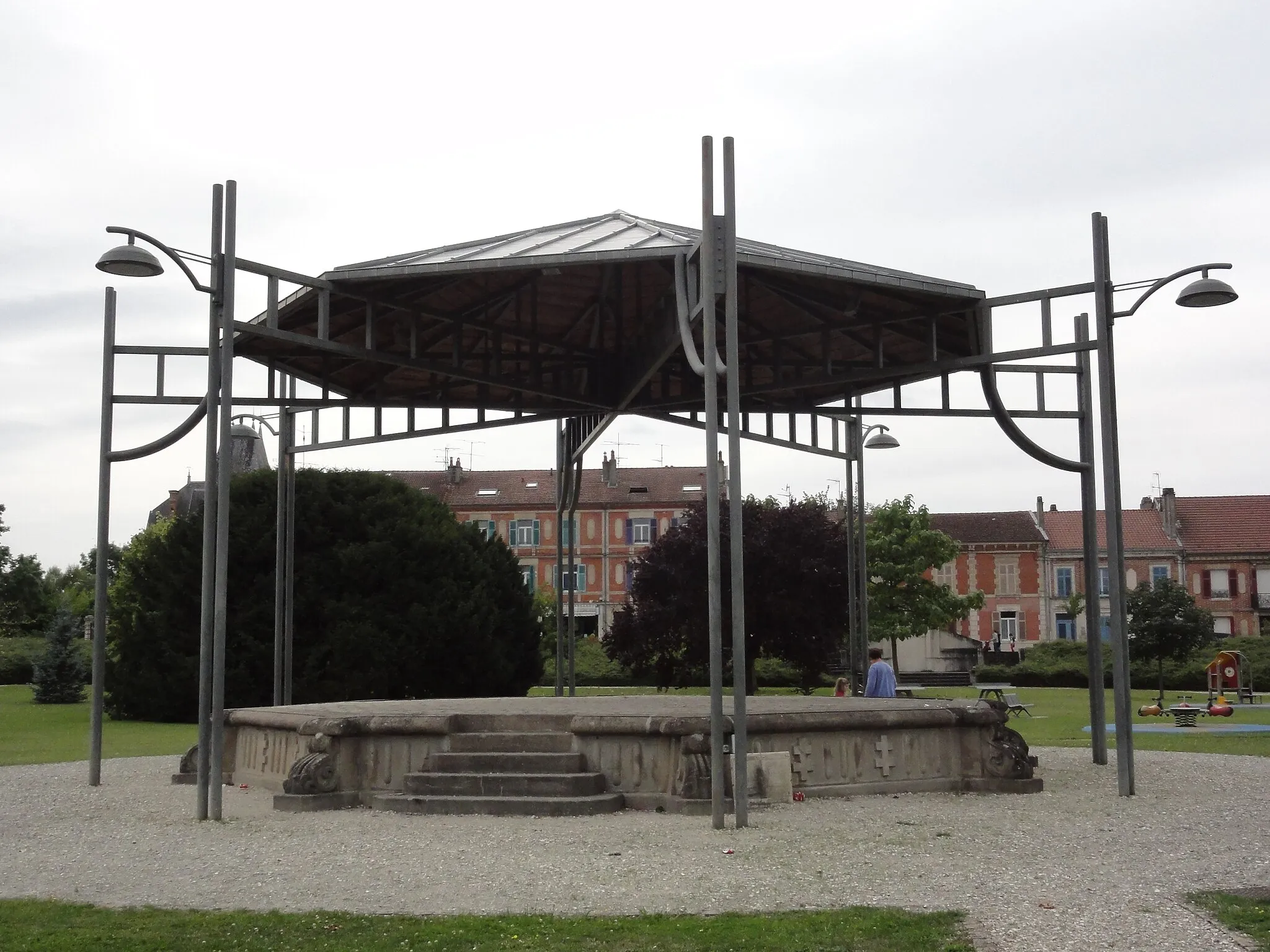 Photo showing: Revigny-sur-Ornain (Meuse) kiosque à musique