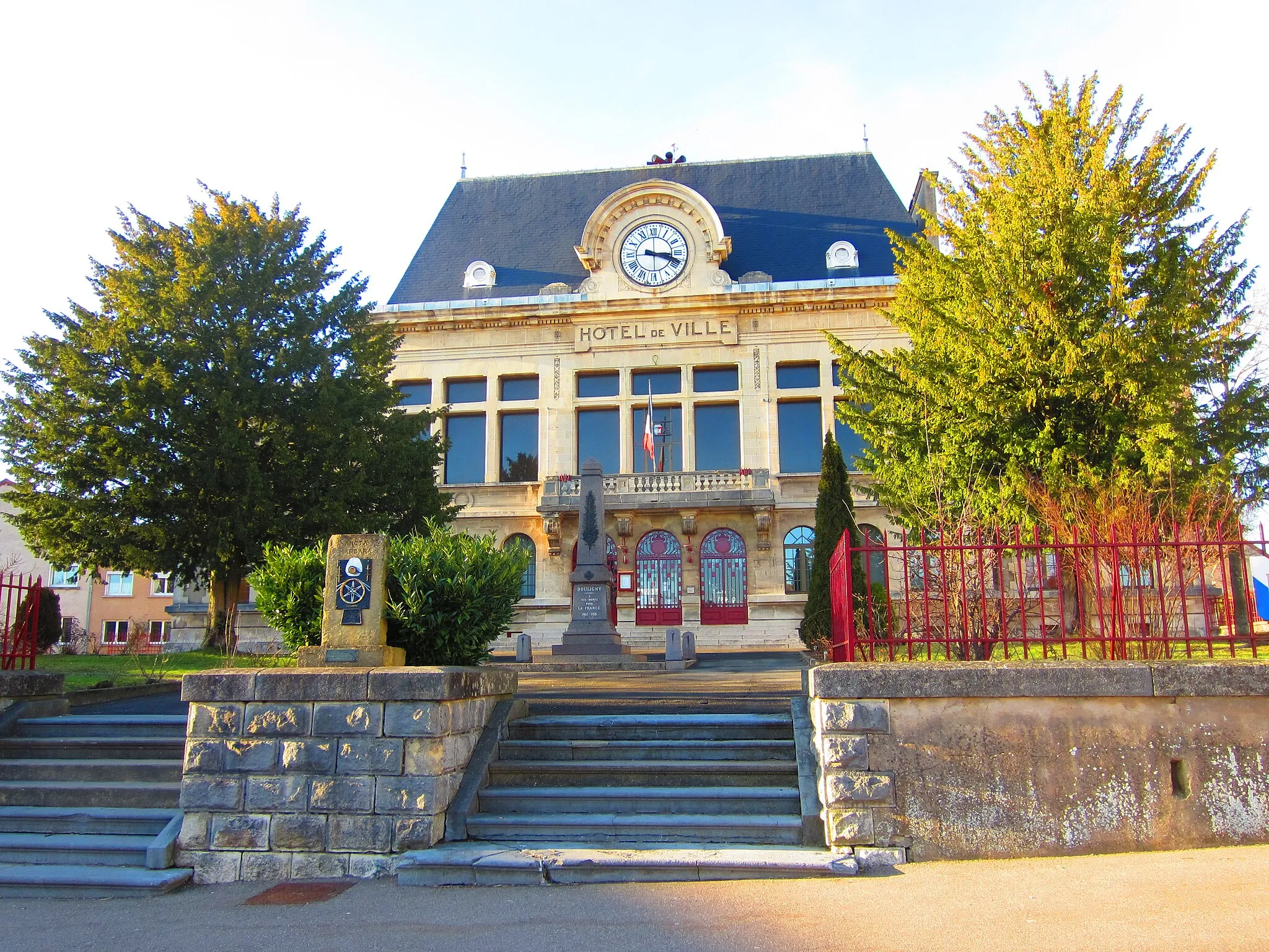 Photo showing: town council Bouligny