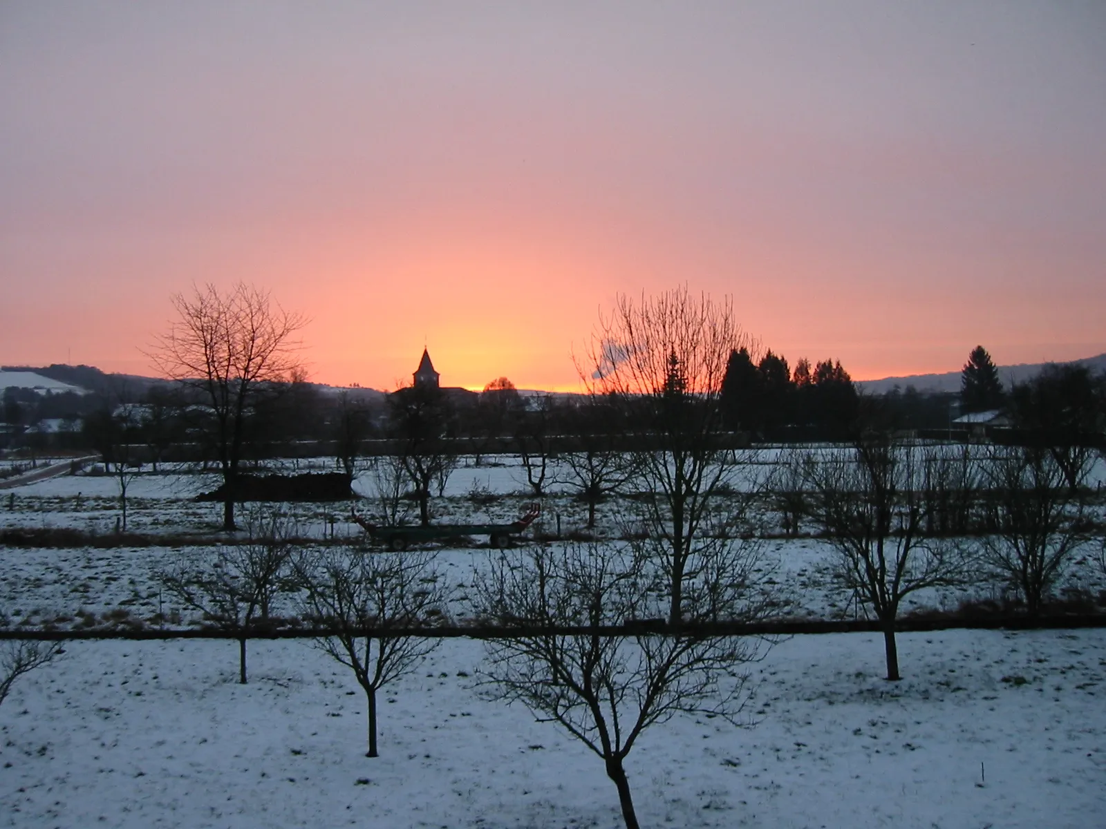 Photo showing: Spire of the church of Tronville-en-Barrois at dawn, winter 2004.