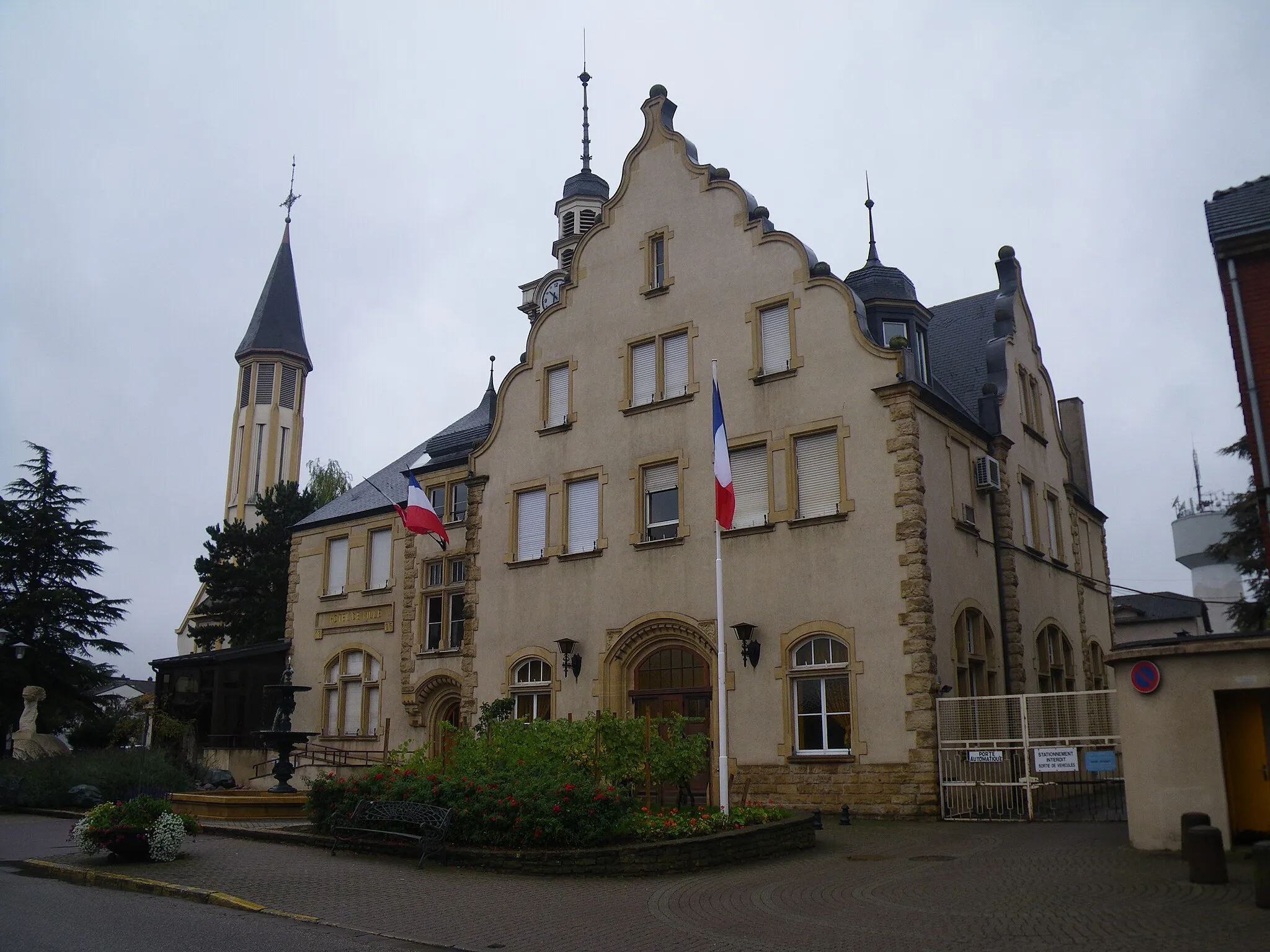 Photo showing: La mairie d'Amnéville, Moselle, France.