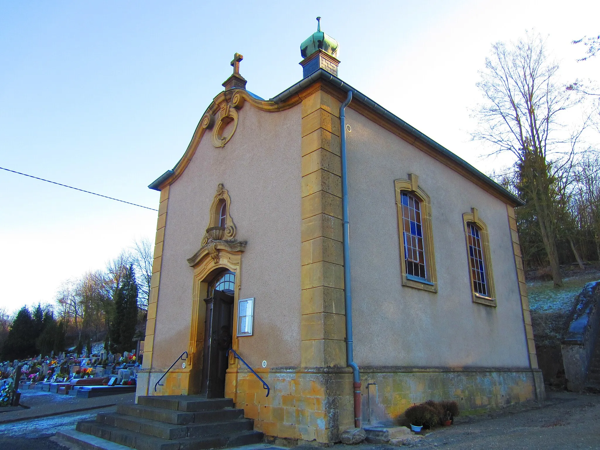 Photo showing: Moyeuvre cemetery chapel