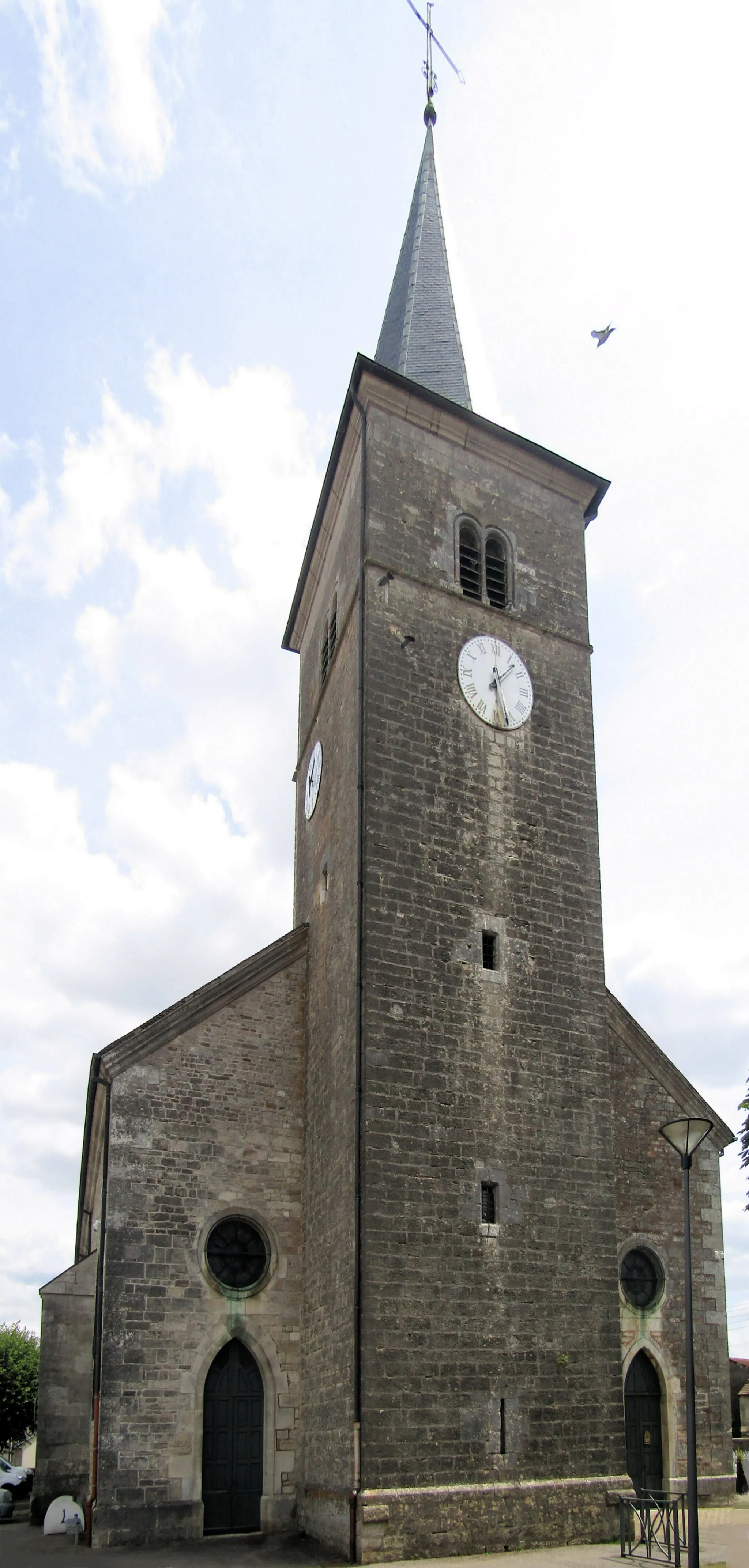 Photo showing: L'église Saint-Vincent de Liffol-le-Grand, côté ouest