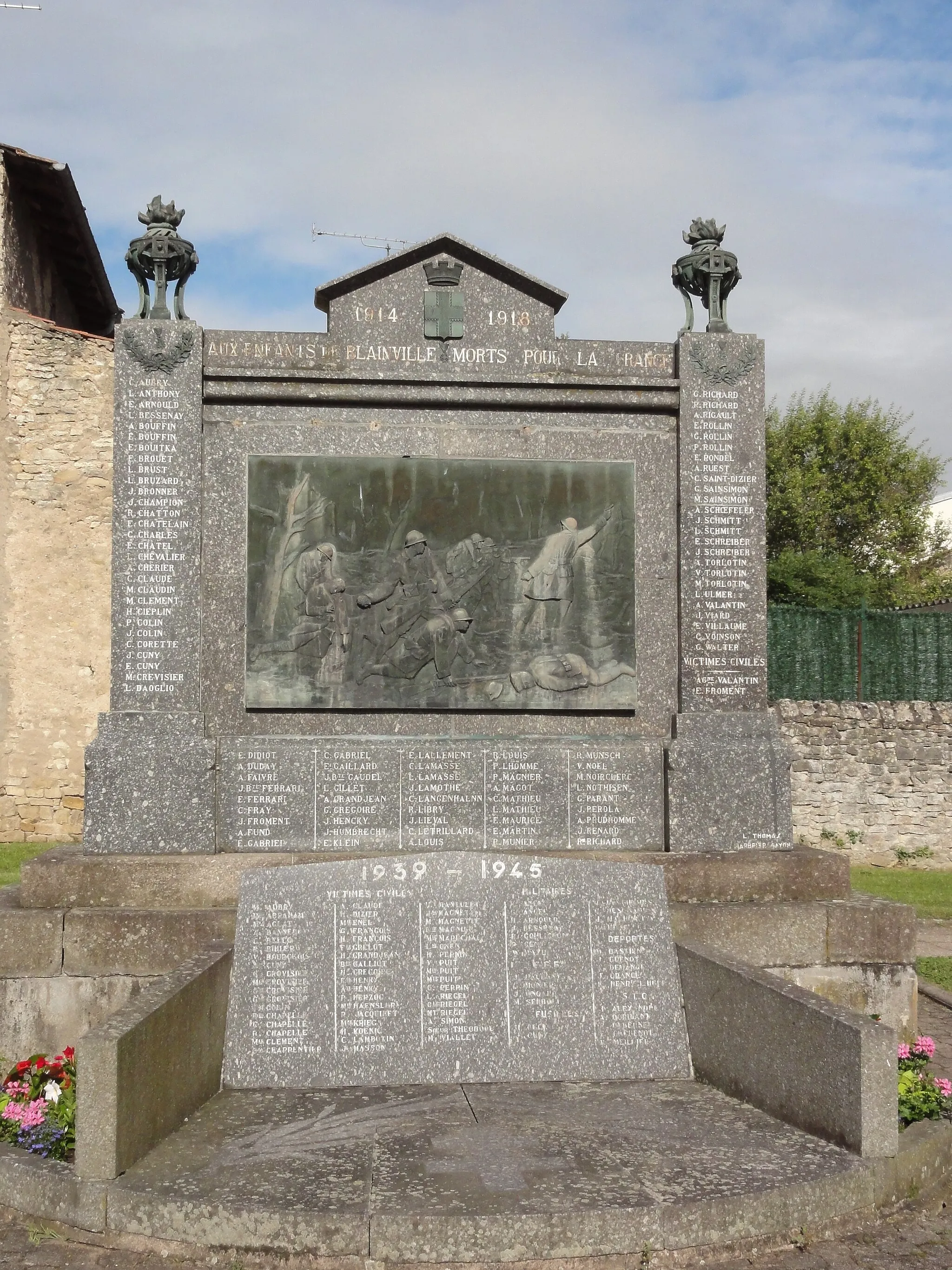Photo showing: Blainville-sur-l'Eau (M-et-M) monument aux morts