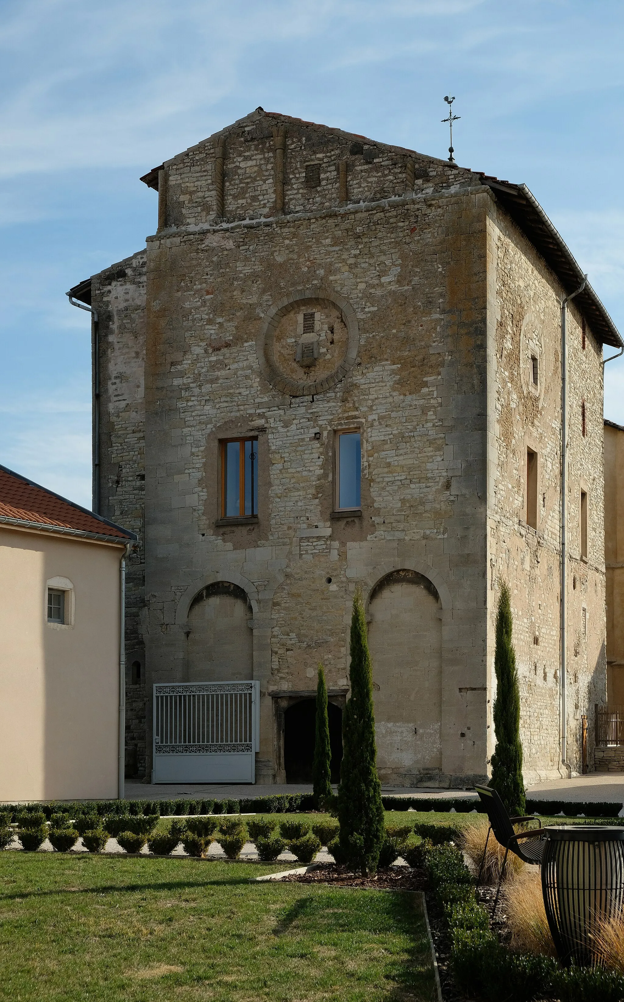 Photo showing: This building is indexed in the base Mérimée, a database of architectural heritage maintained by the French Ministry of Culture, under the reference PA00106427 .