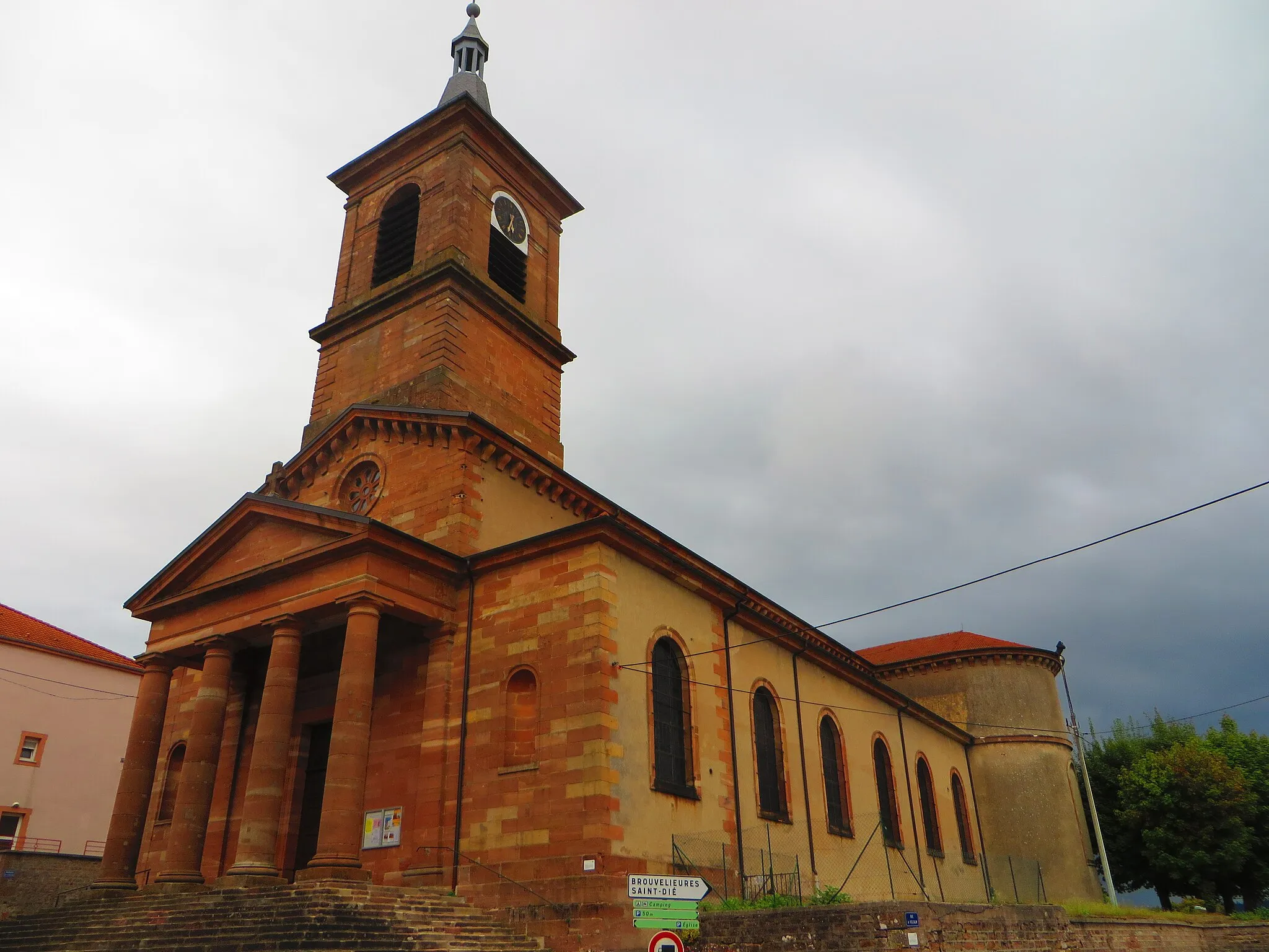 Photo showing: Bruyeres eglise