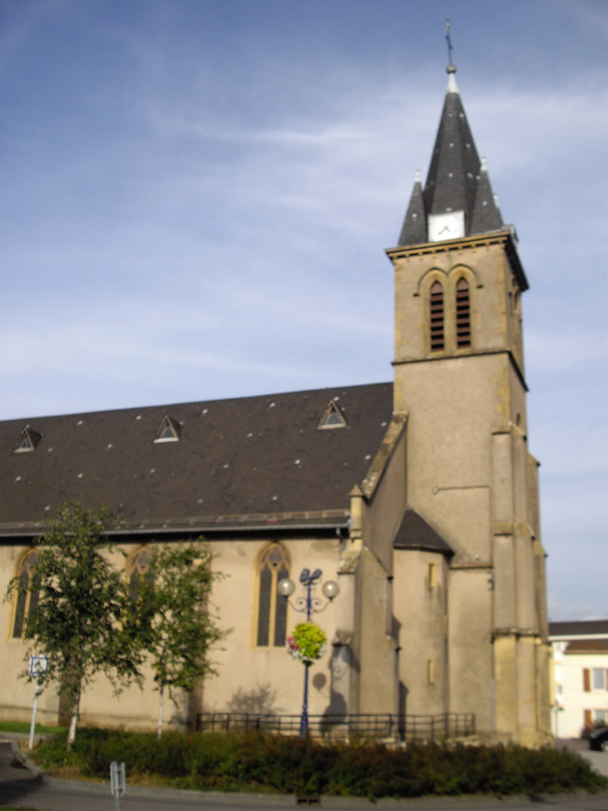 Photo showing: St.Barbara's church, in Uckange, Moselle, France.