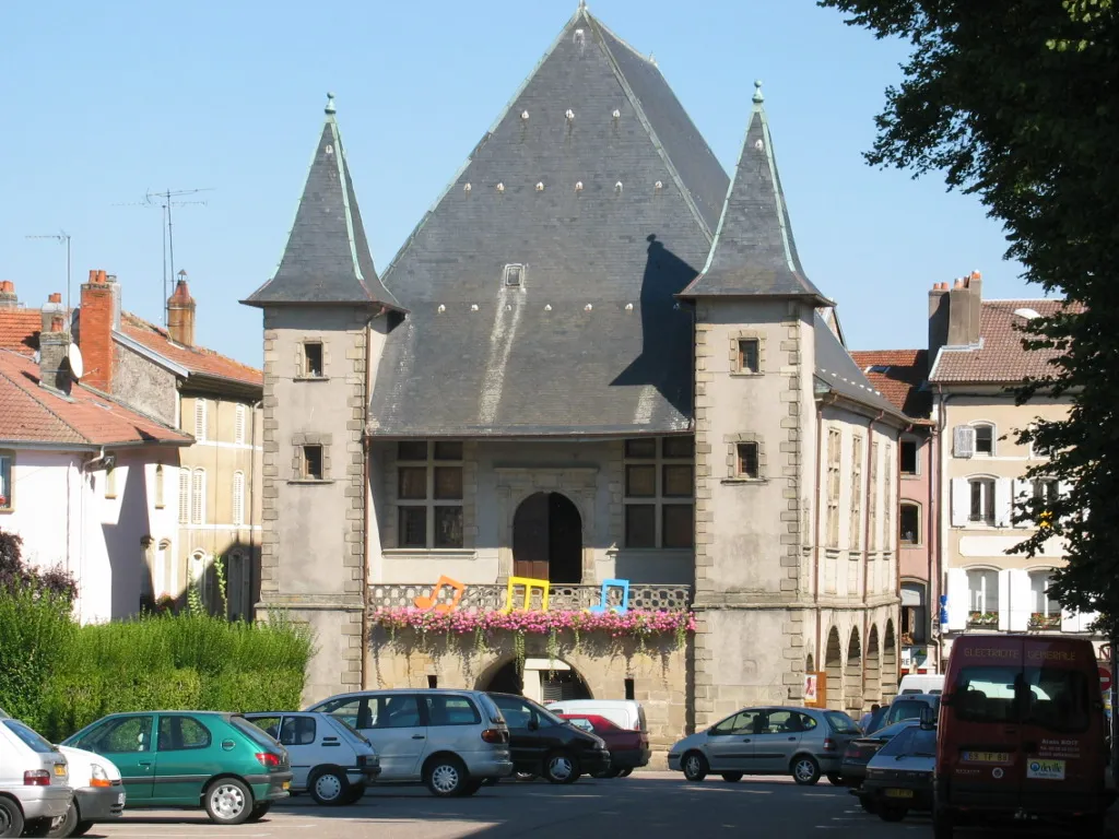 Photo showing: This building is classé au titre des monuments historiques de la France. It is indexed in the base Mérimée, a database of architectural heritage maintained by the French Ministry of Culture, under the reference PA00107204 .