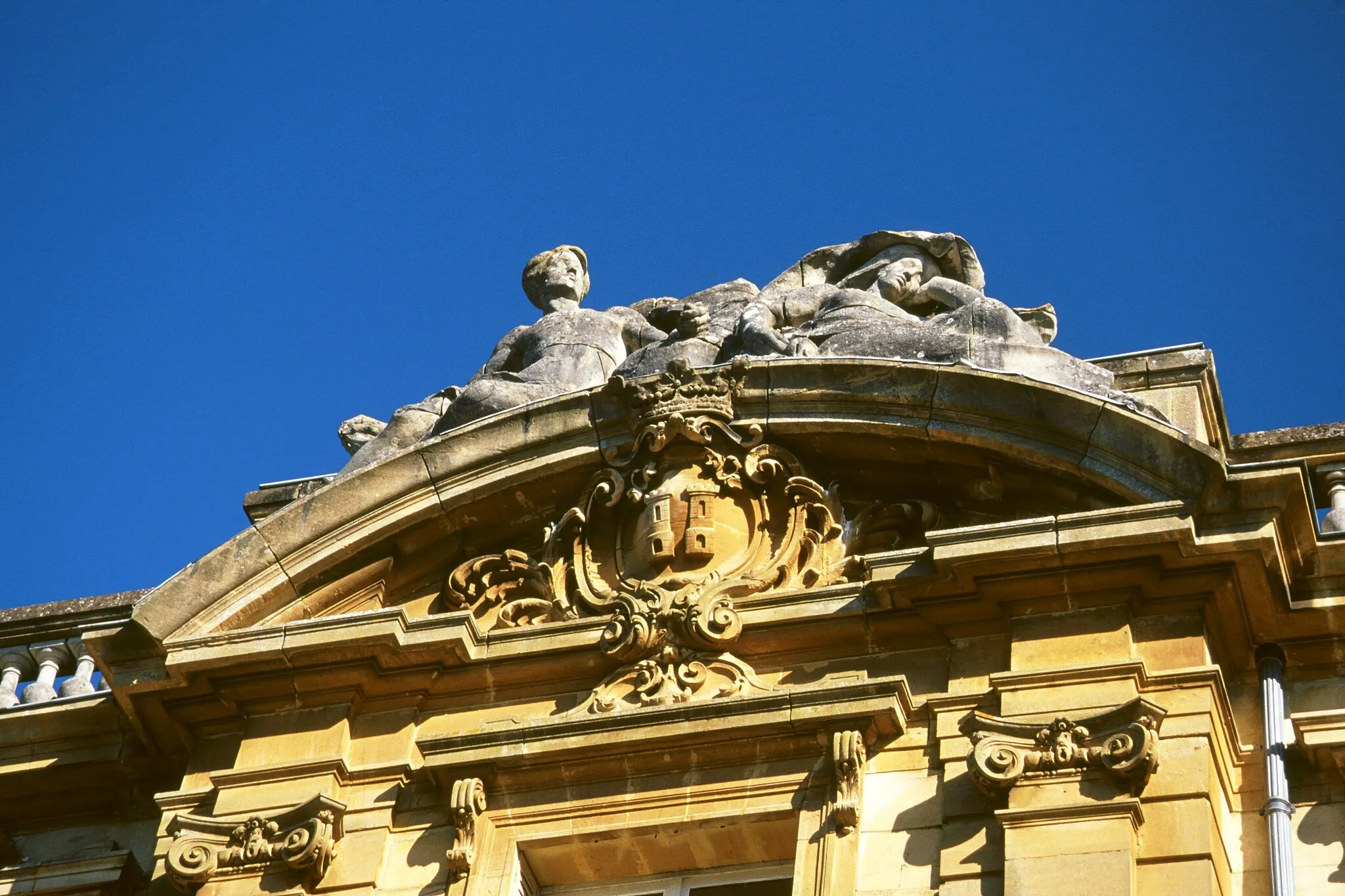 Photo showing: Détail en façade du château de Moncel à Jarny (Meurthe-et-Moselle).