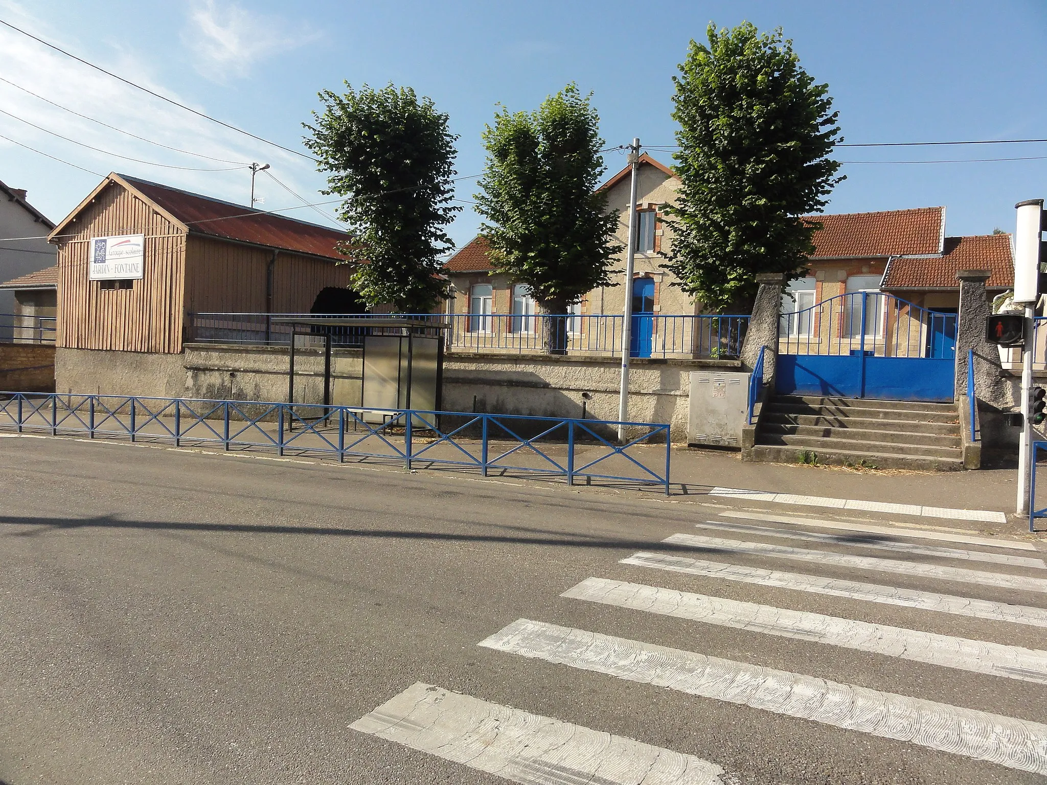 Photo showing: Thierville-sur-Meuse (Meuse) groupe scolaire Jardin-Fontaine