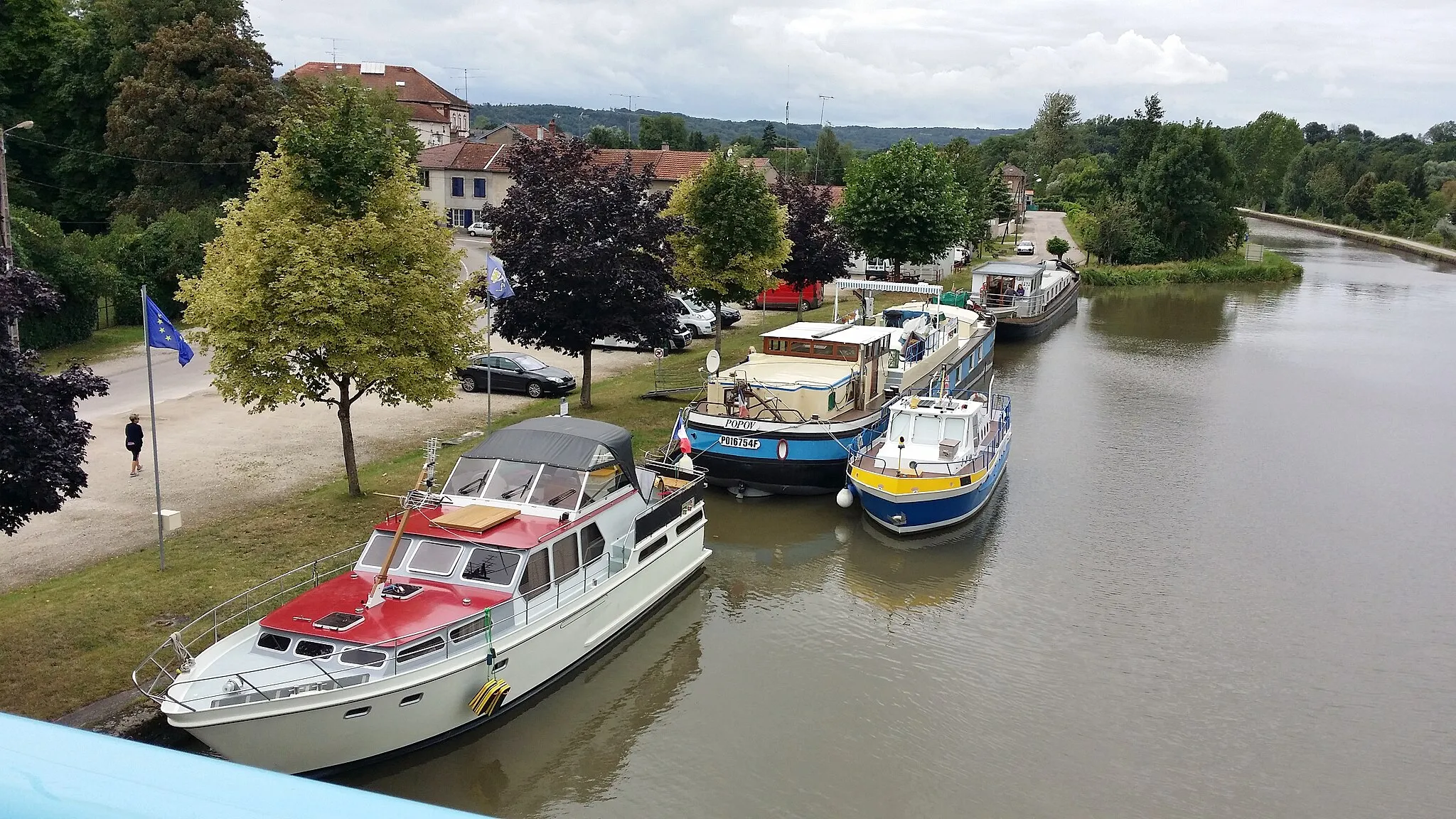 Photo showing: Charmes Le Port