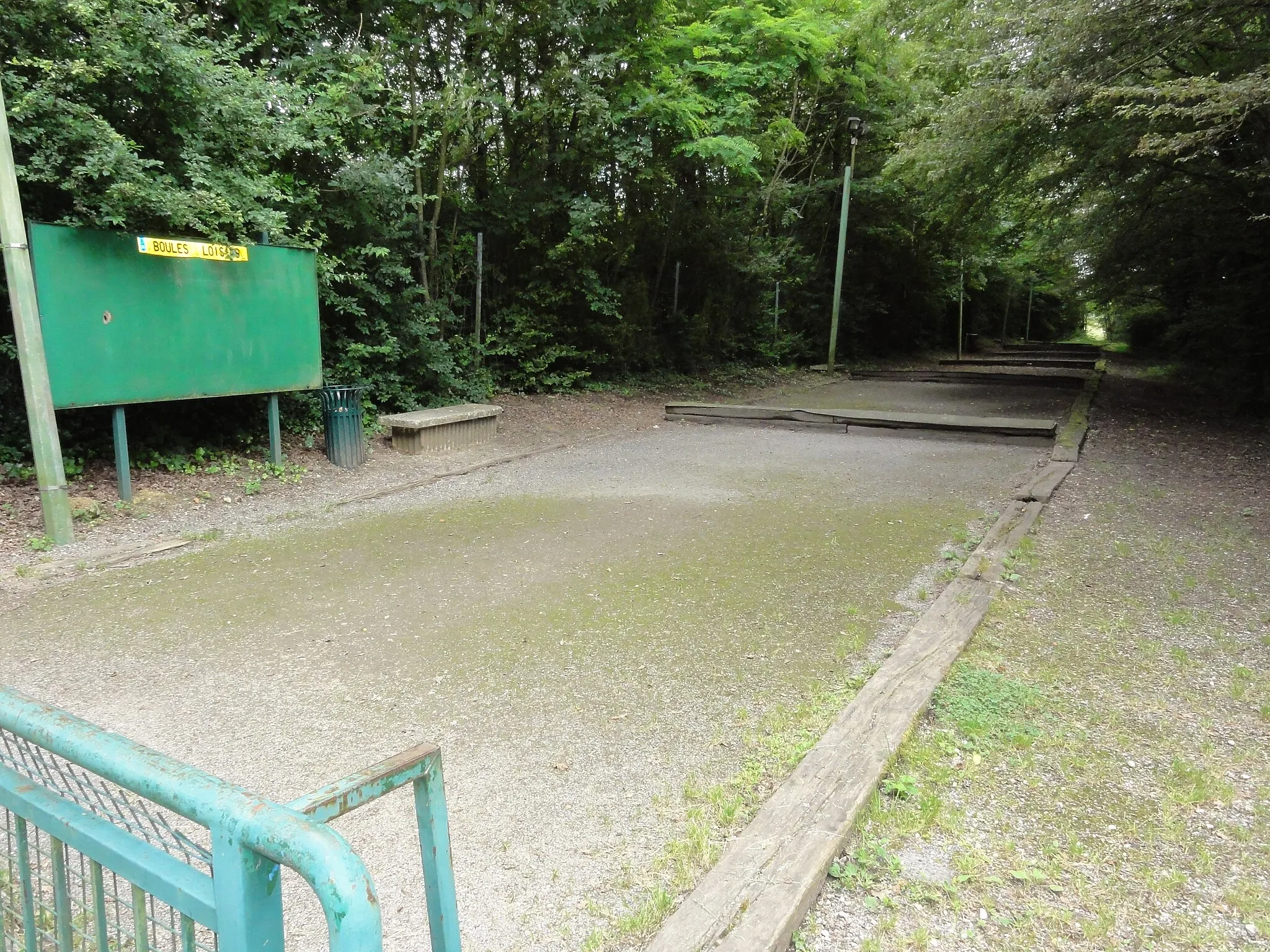 Photo showing: Richardménil (M-et-M) terrain de jeu de boules