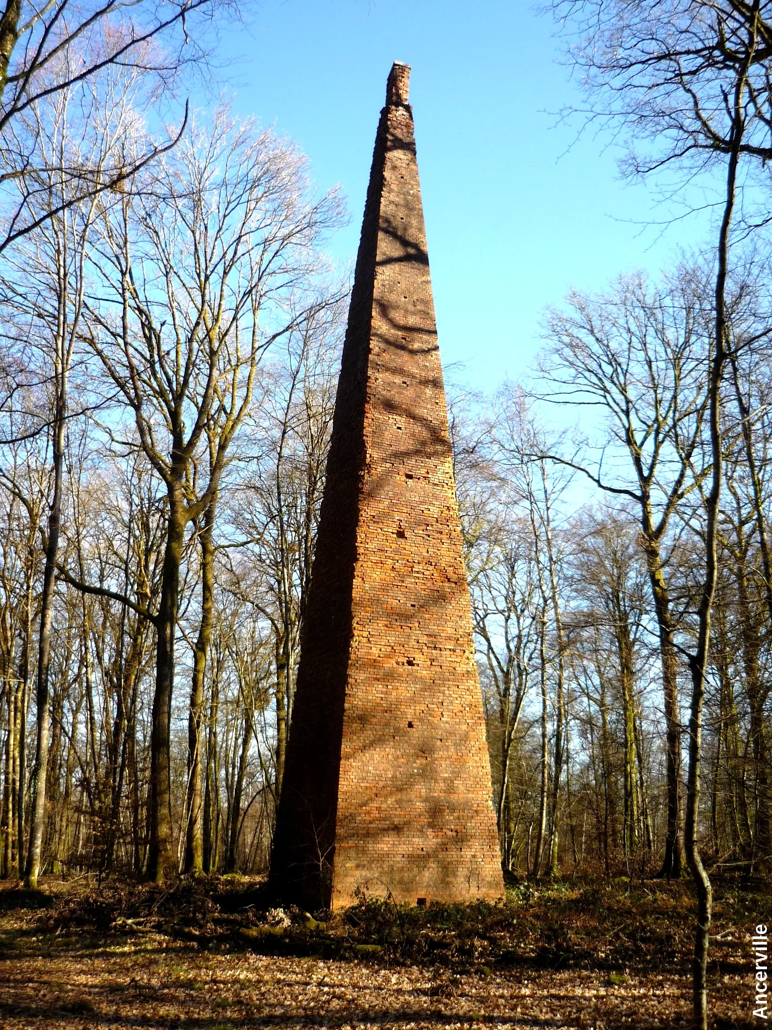 Photo showing: cheminée géodésique
