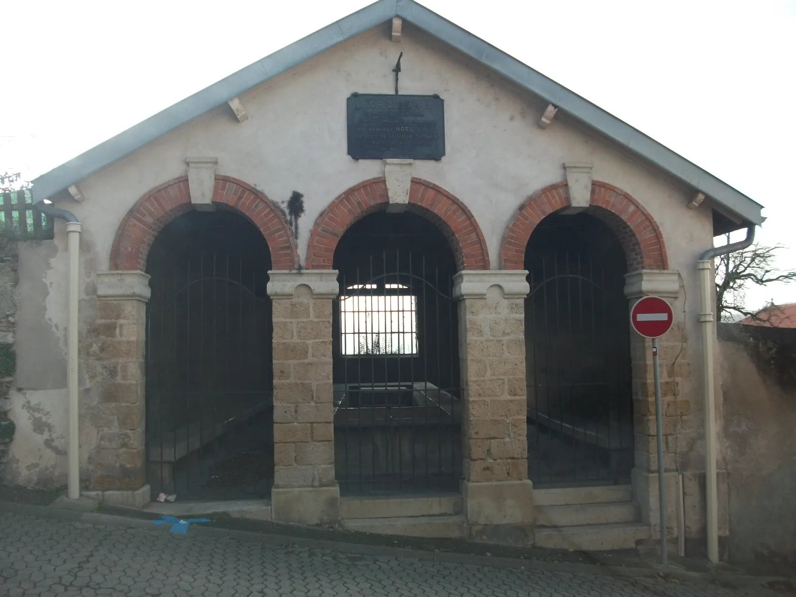 Photo showing: Liverdun,_lavoir de la Flie, offert par Nicolas NOEL maire de Liverdun et inauguré le 10 mai 1901.