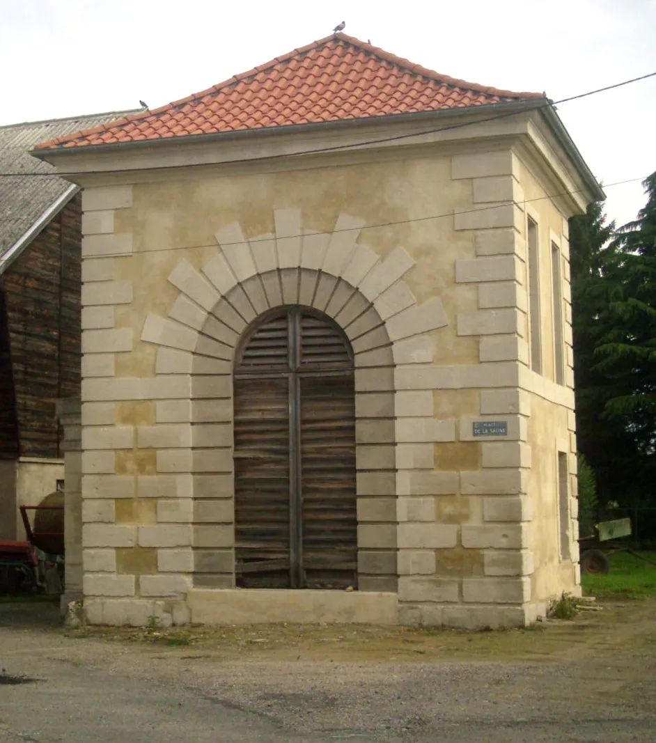 Photo showing: Porte d’entrée de l’ancienne saline royale de Moyenvic