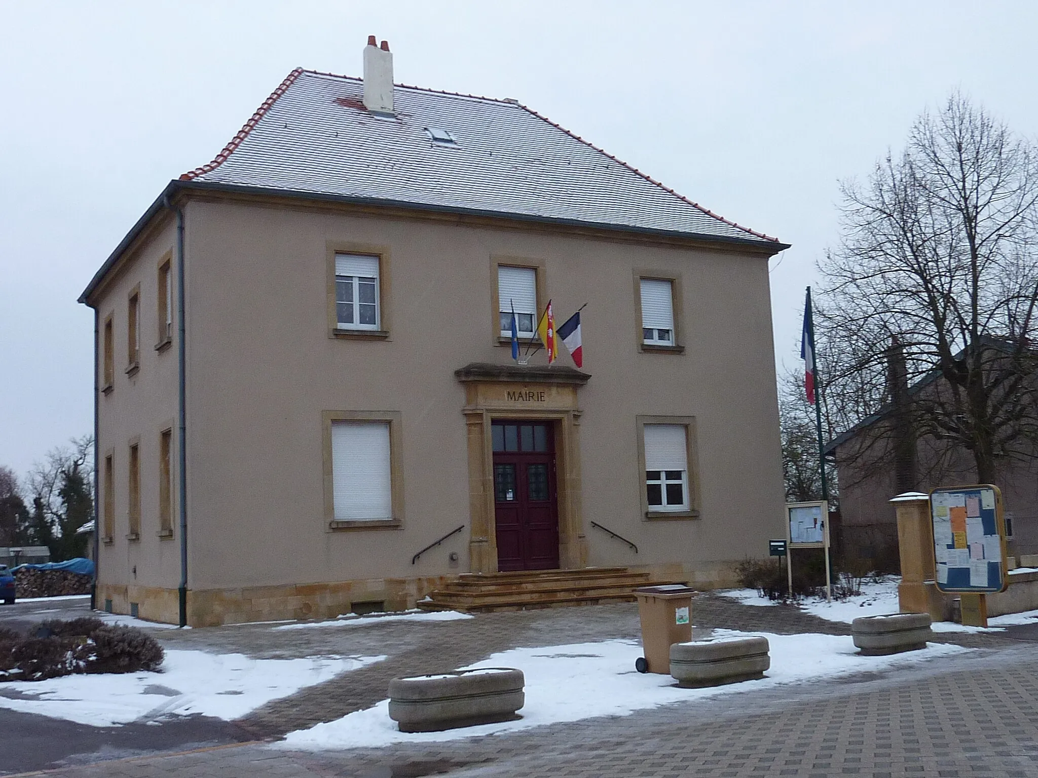 Photo showing: The town hall in Fleury (Moselle), France.