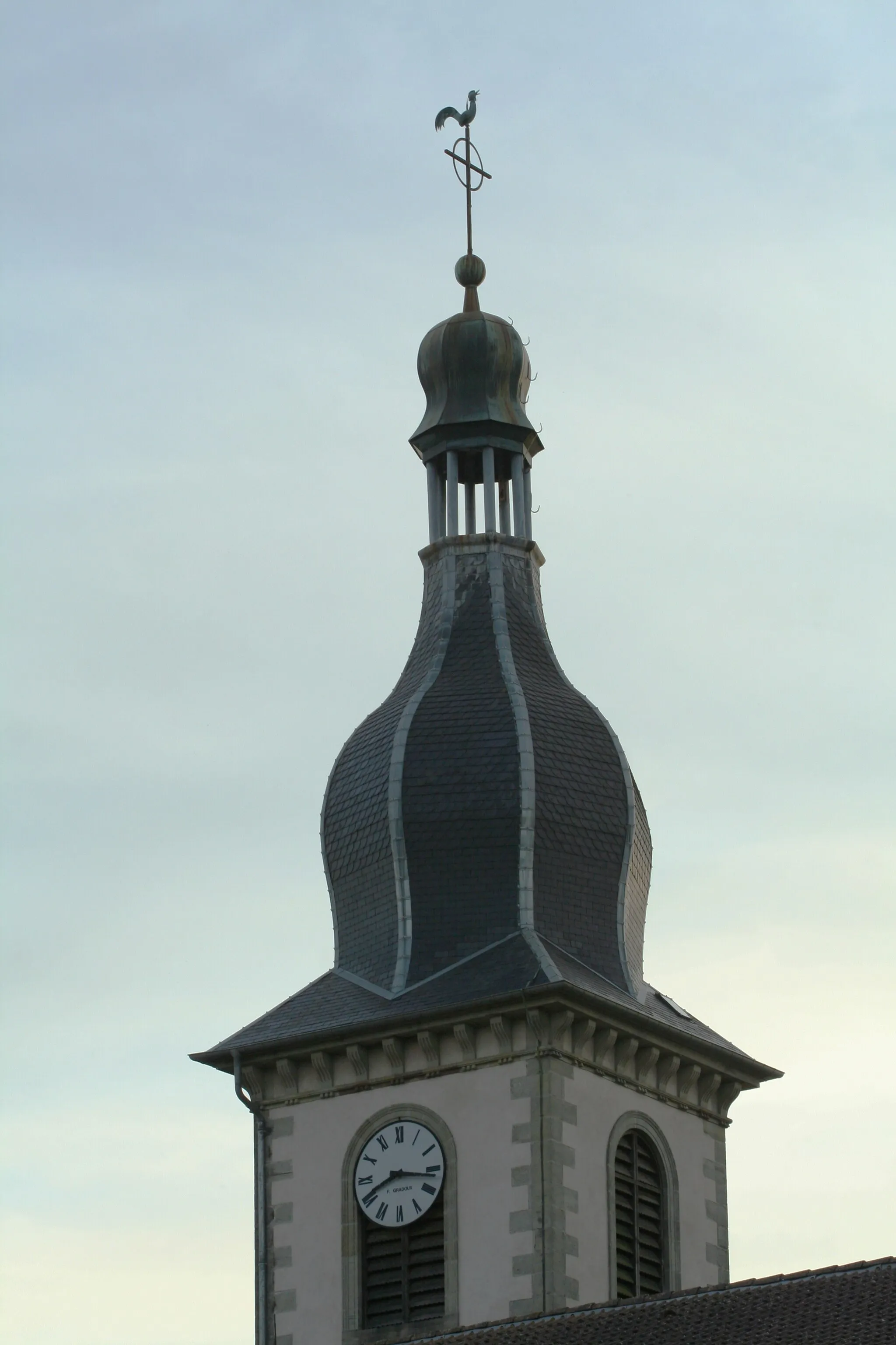 Photo showing: Clocher à bulbe de l'église Saints-Simon-et-Jude de Rehaincourt (Vosges)